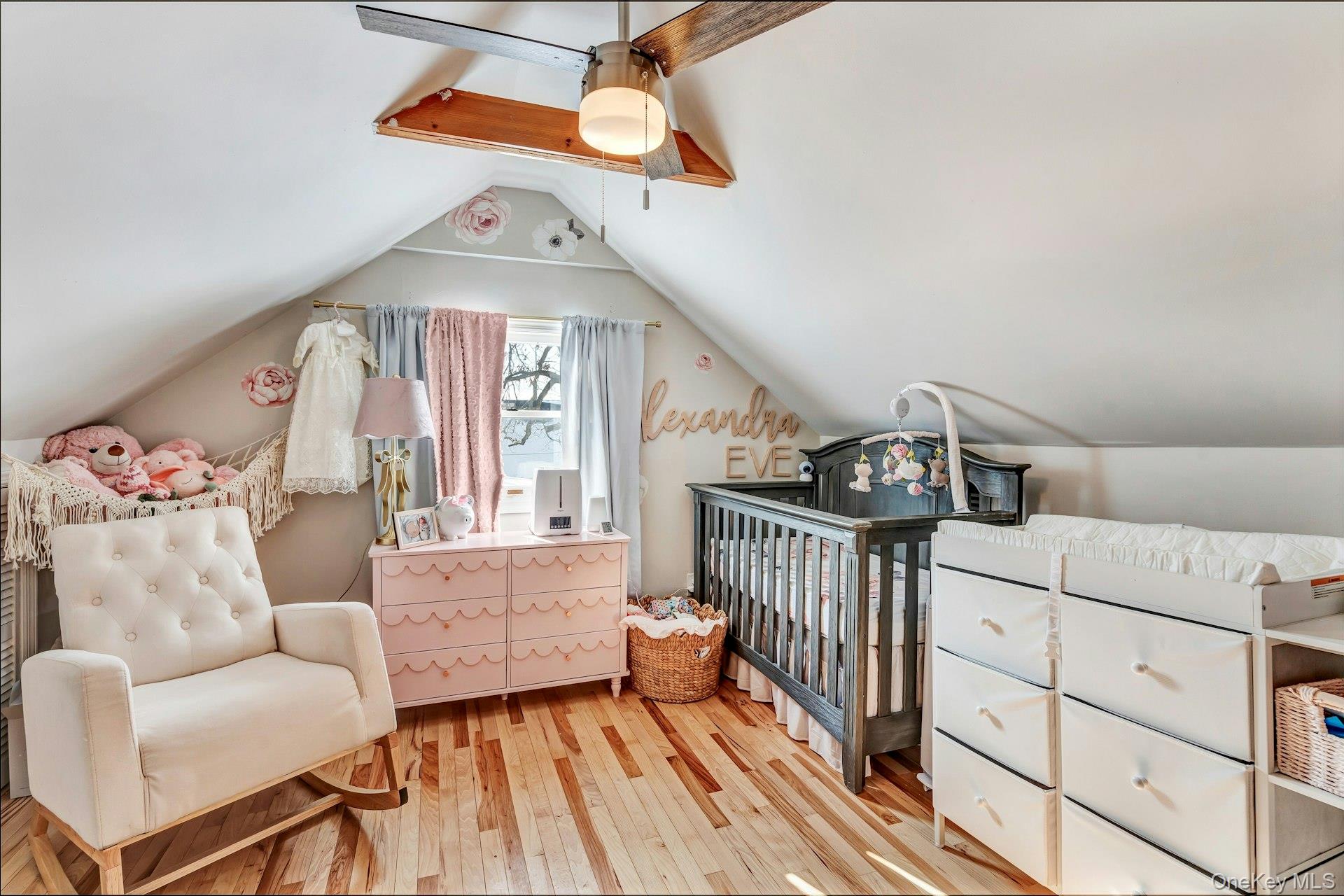 #14 photo, 35 Kenwood Avenue, מחוז נסאו Massapequa , NY 11758