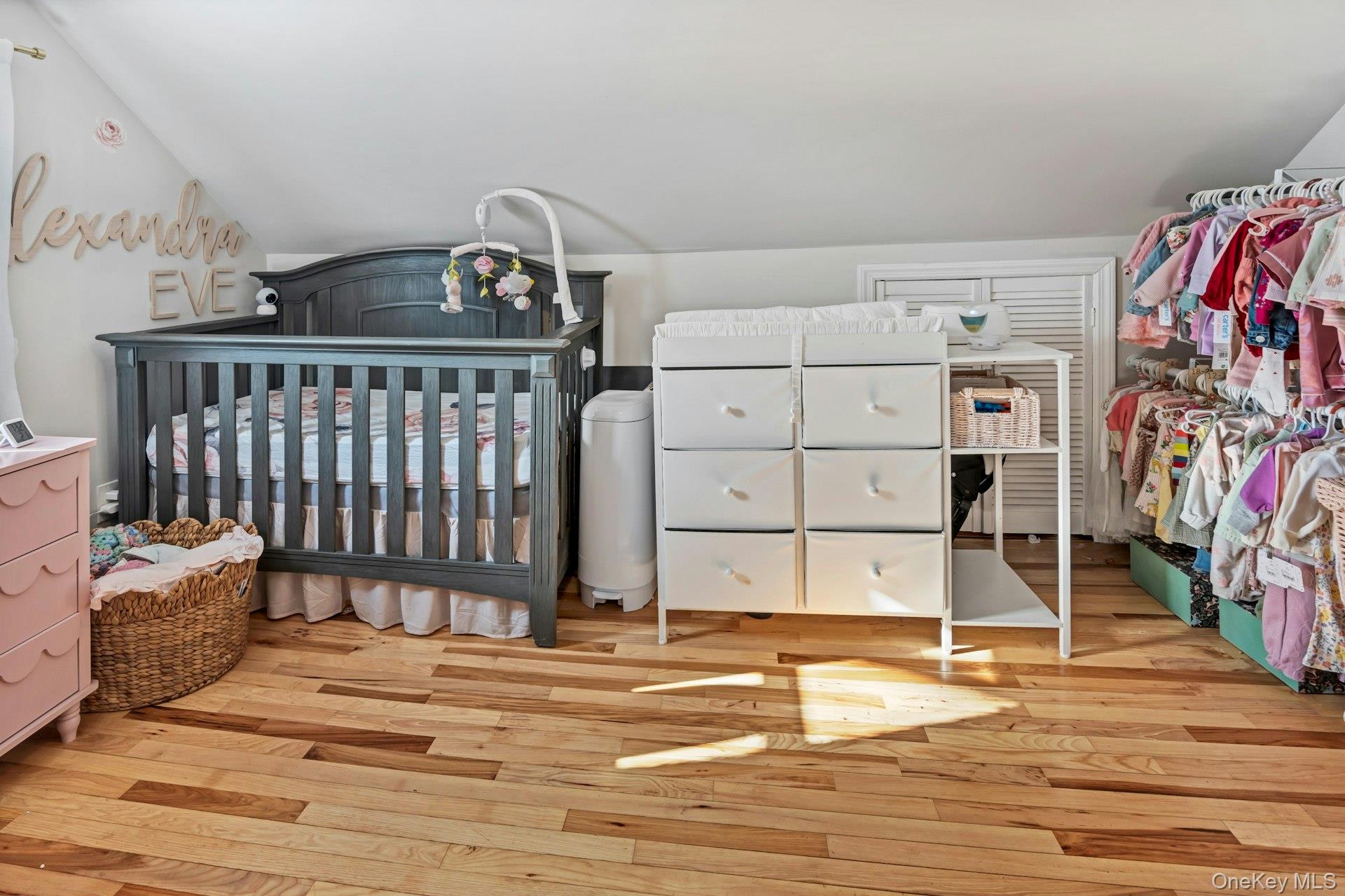 #15 photo, 35 Kenwood Avenue, מחוז נסאו Massapequa , NY 11758