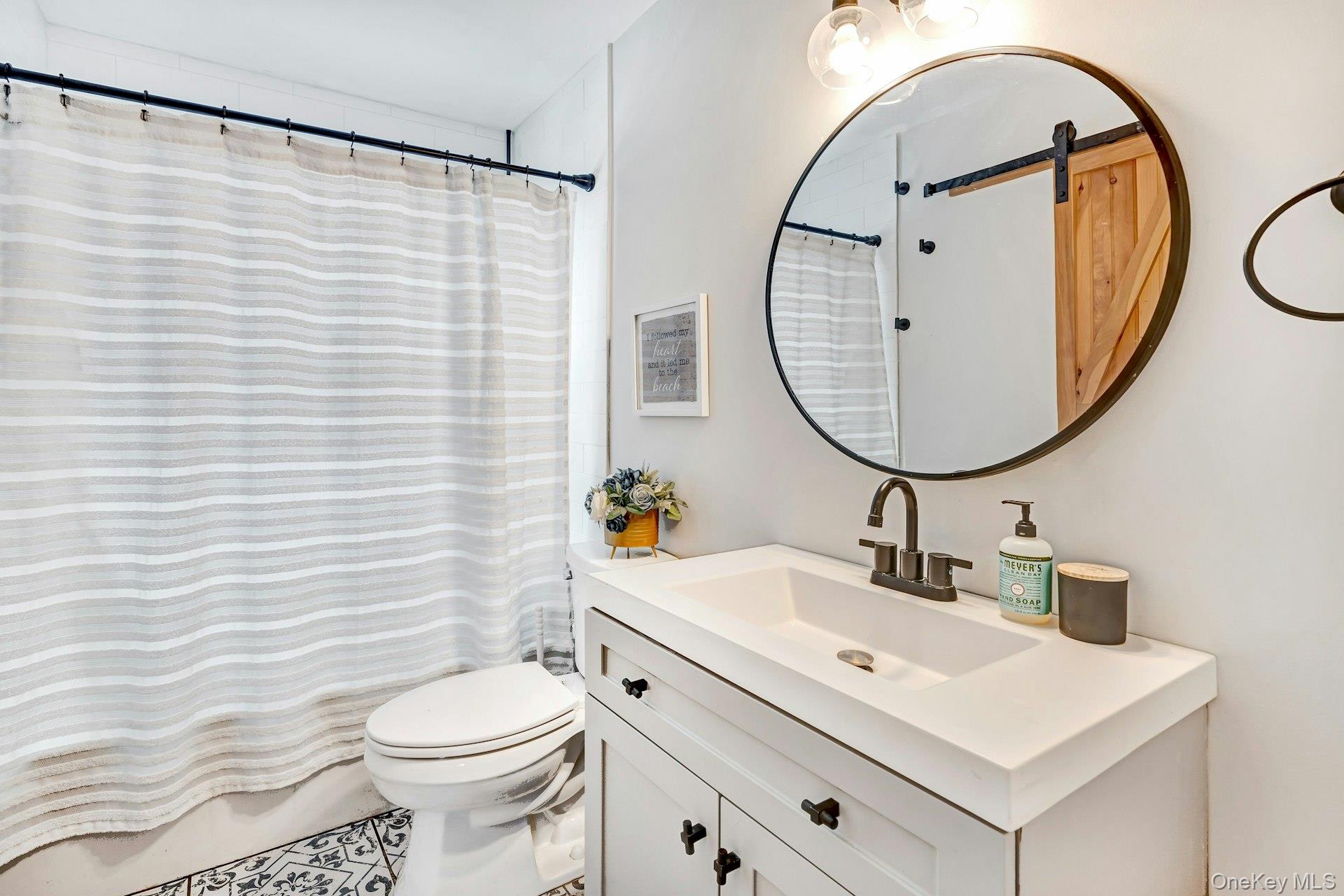 #16 photo, 35 Kenwood Avenue, מחוז נסאו Massapequa , NY 11758