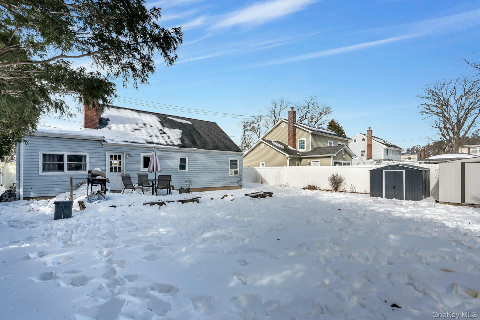 #17 photo, 35 Kenwood Avenue, מחוז נסאו Massapequa , NY 11758