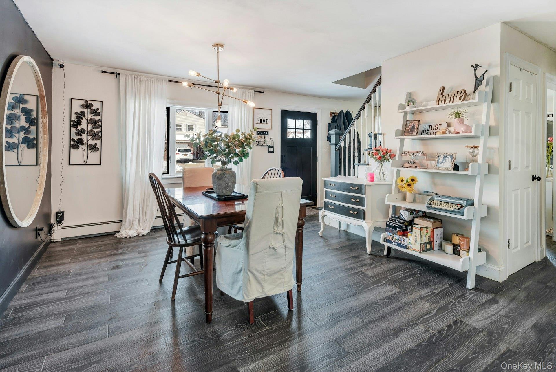 #3 photo, 35 Kenwood Avenue, מחוז נסאו Massapequa , NY 11758