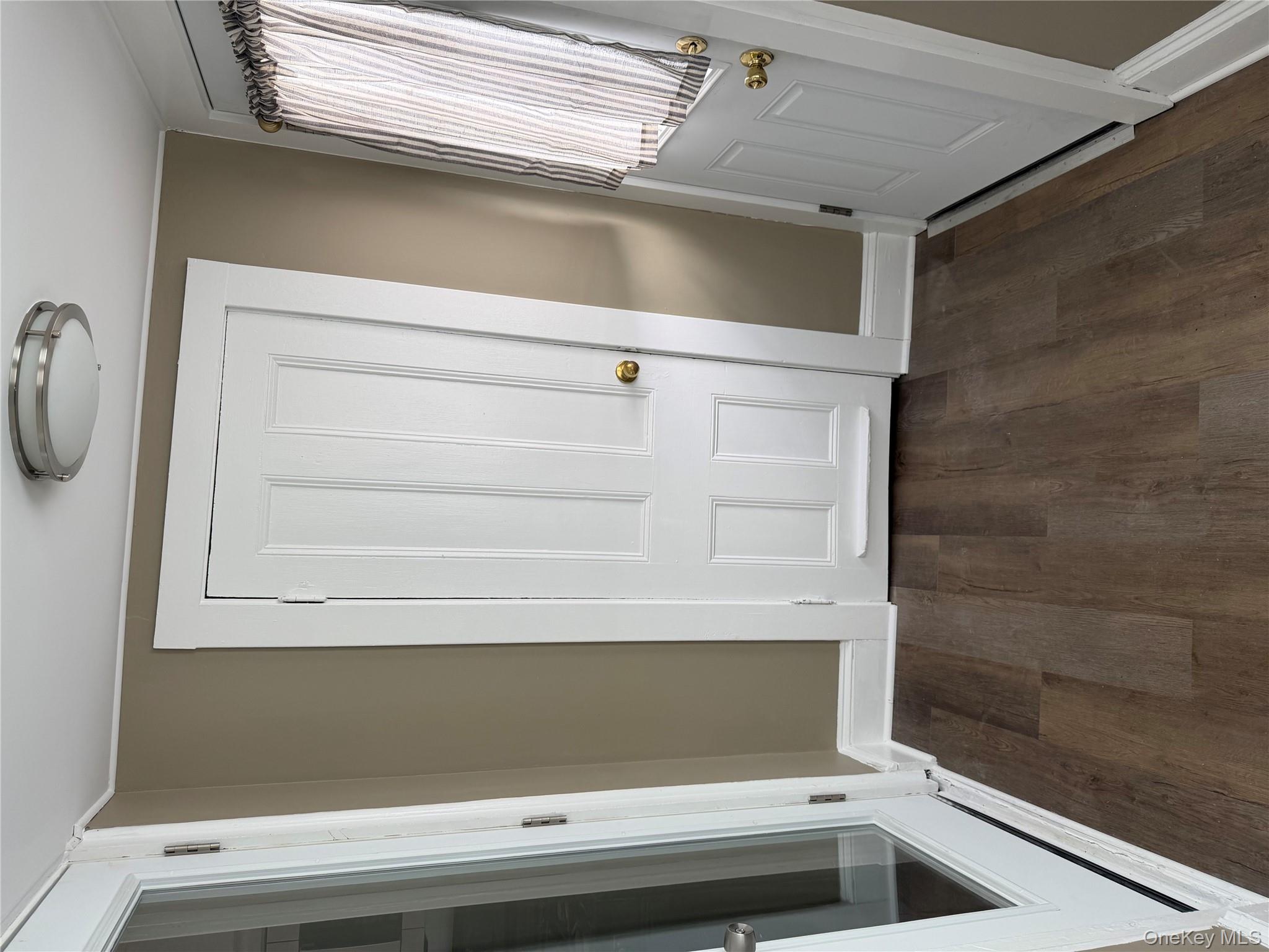 #6 photo, 31 Ireland Place, Amityville , NY 11701