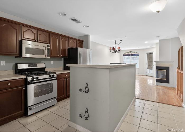 #11 photo, 414 Highridge Court, Peekskill , NY 10566