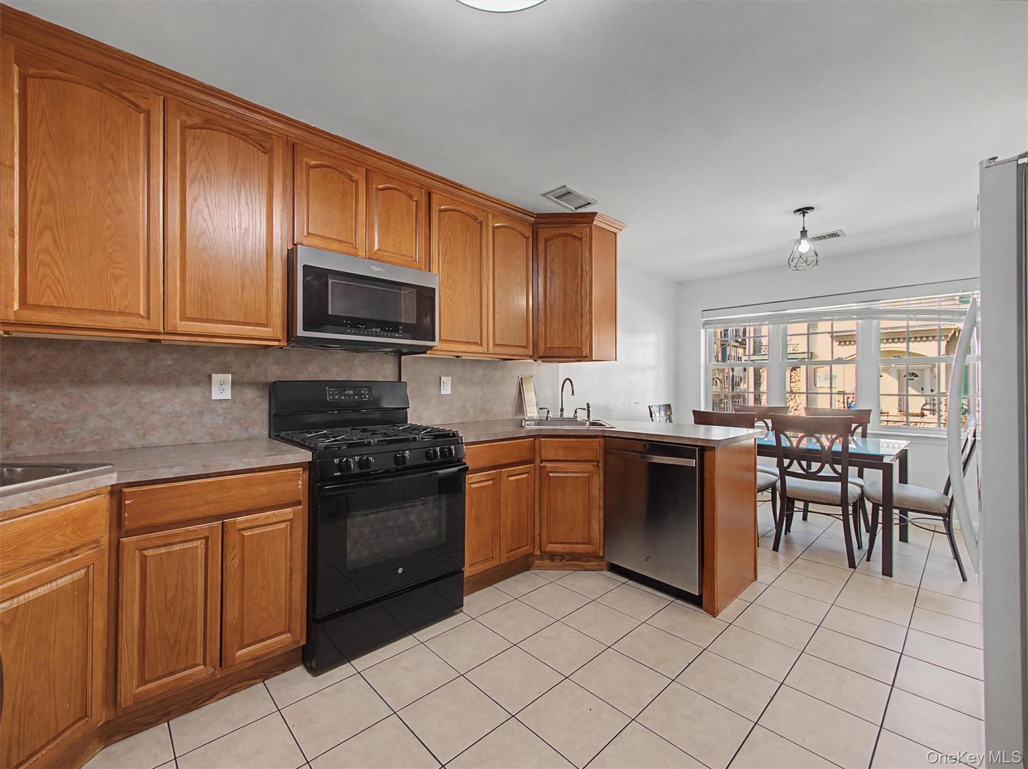 #10 photo, 9 Elm Street, Spring Valley , NY 10977