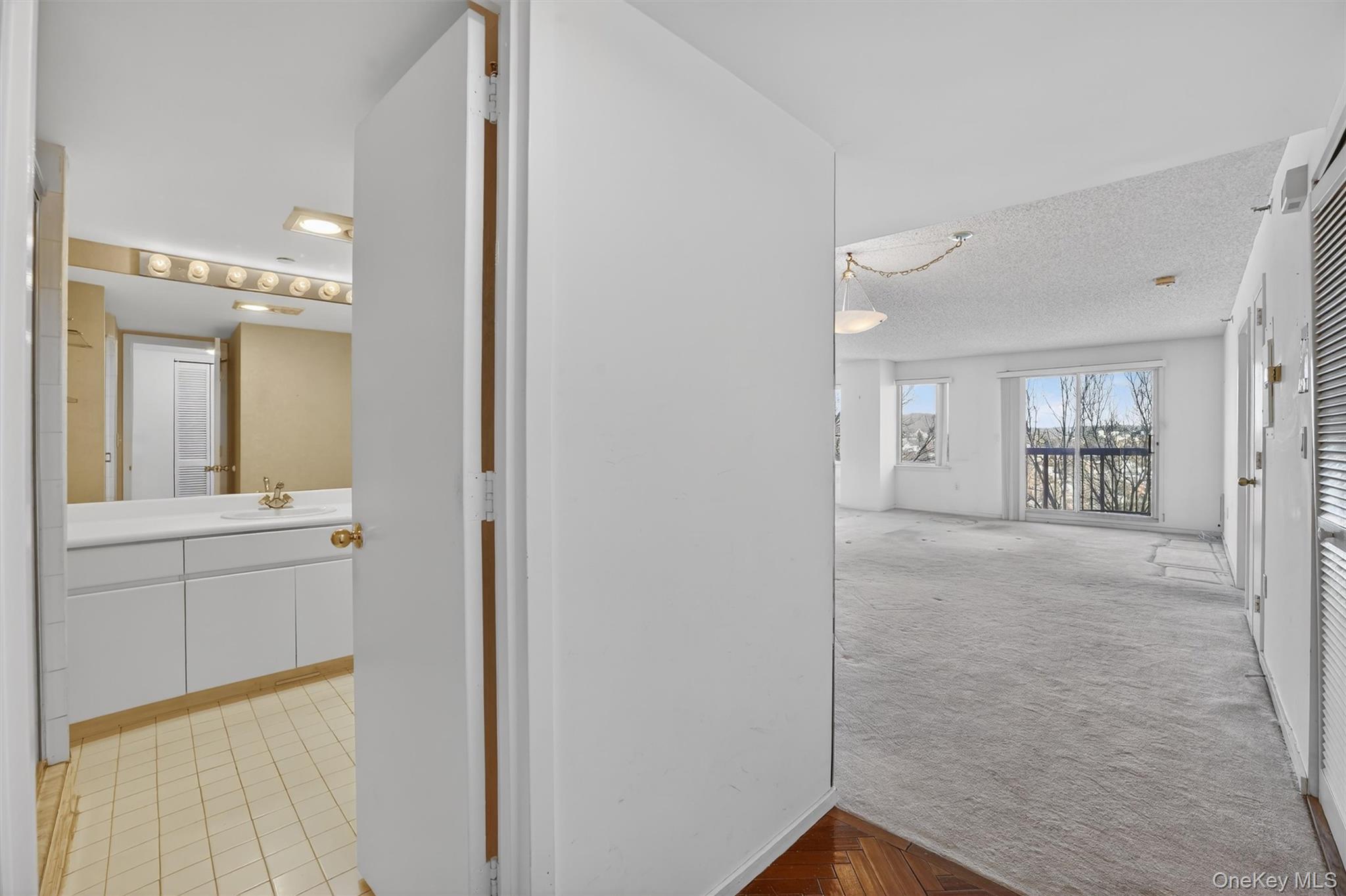 #7 photo, 10 Stewart Place, White Plains , NY 10603