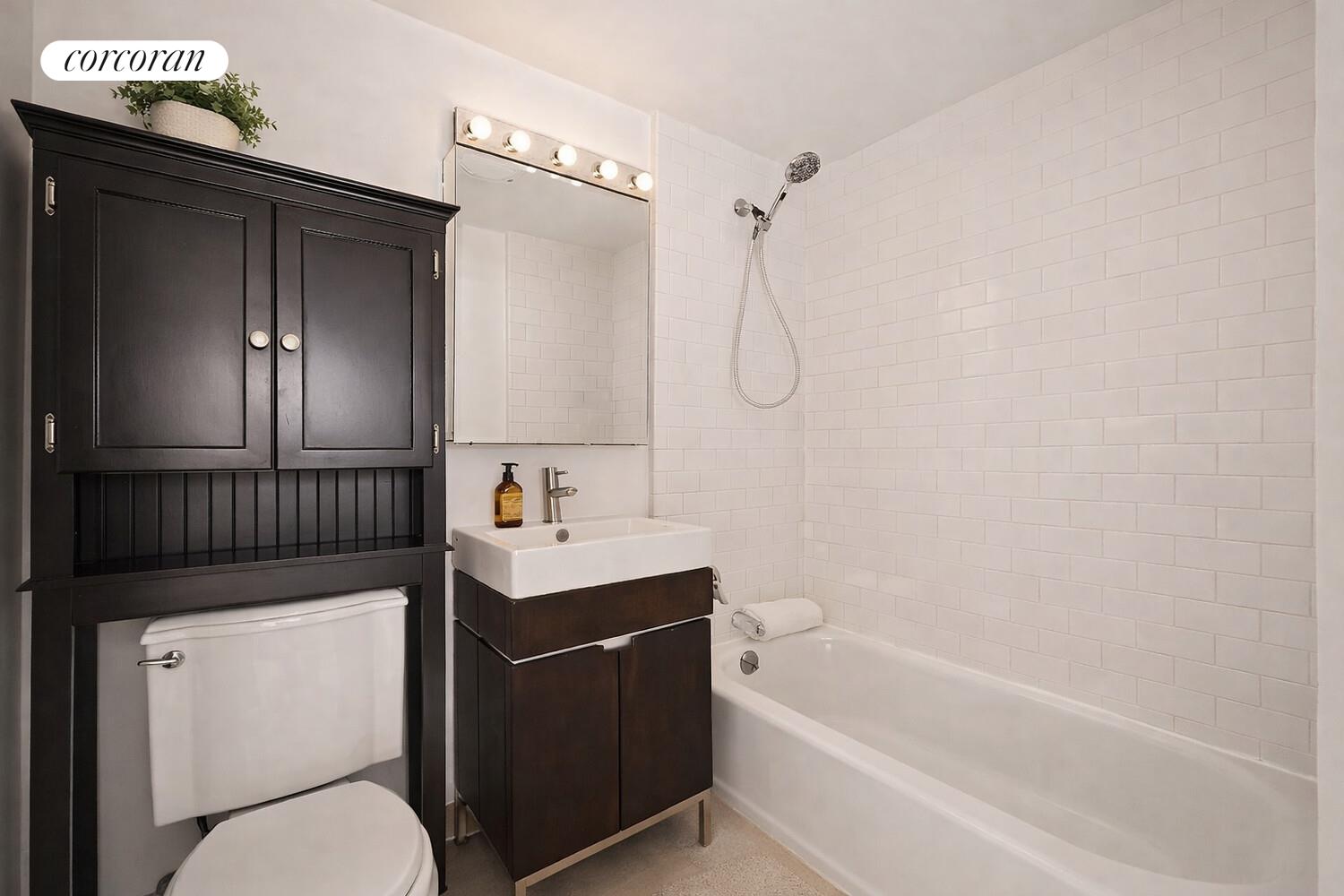 #9 photo, 49-07 43RD Avenue, קווינס Sunnyside , NY 11377