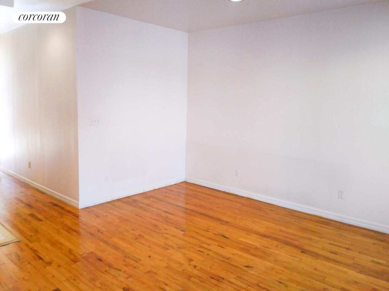 #4 photo, 220 W 132ND Street, मैनहटन Central Harlem , NY 10027