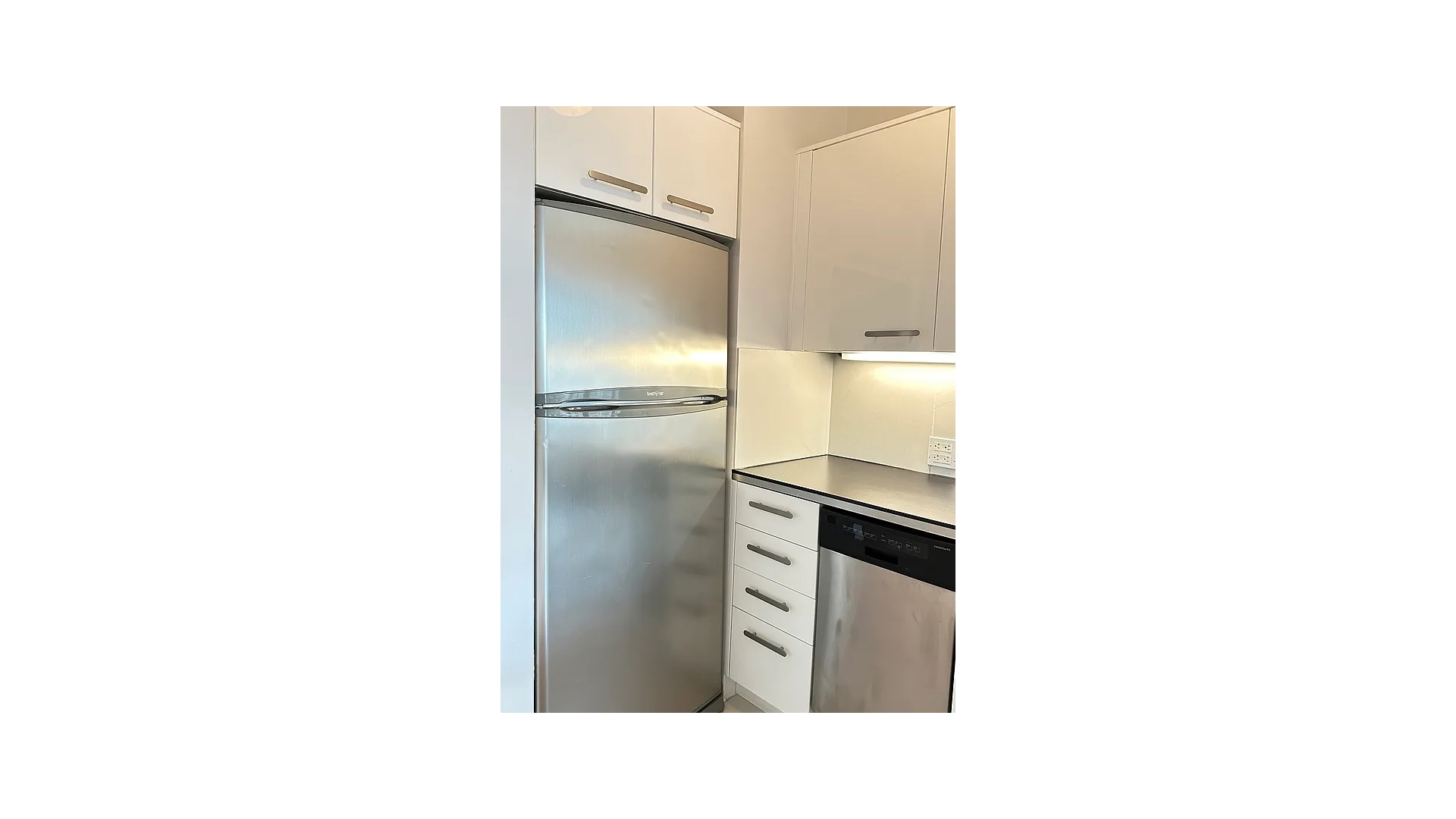 #3 photo, 300 E 93RD Street, Yorkville , NY 10128