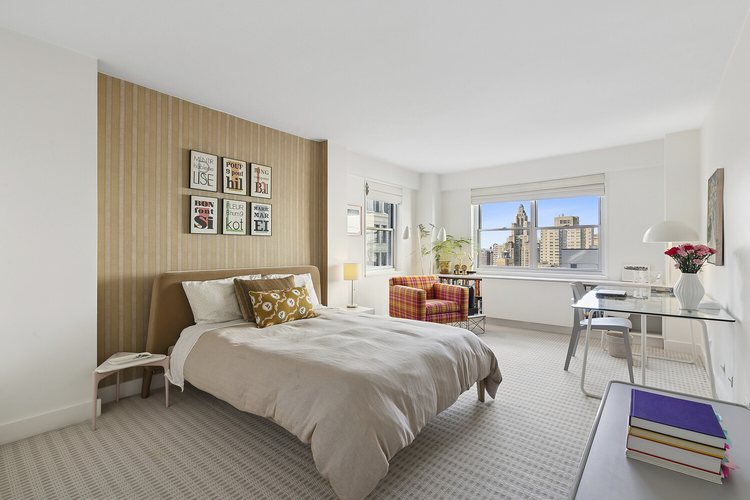 #12 photo, 70 E 10TH Street, מנהטן Greenwich Village , NY 10003