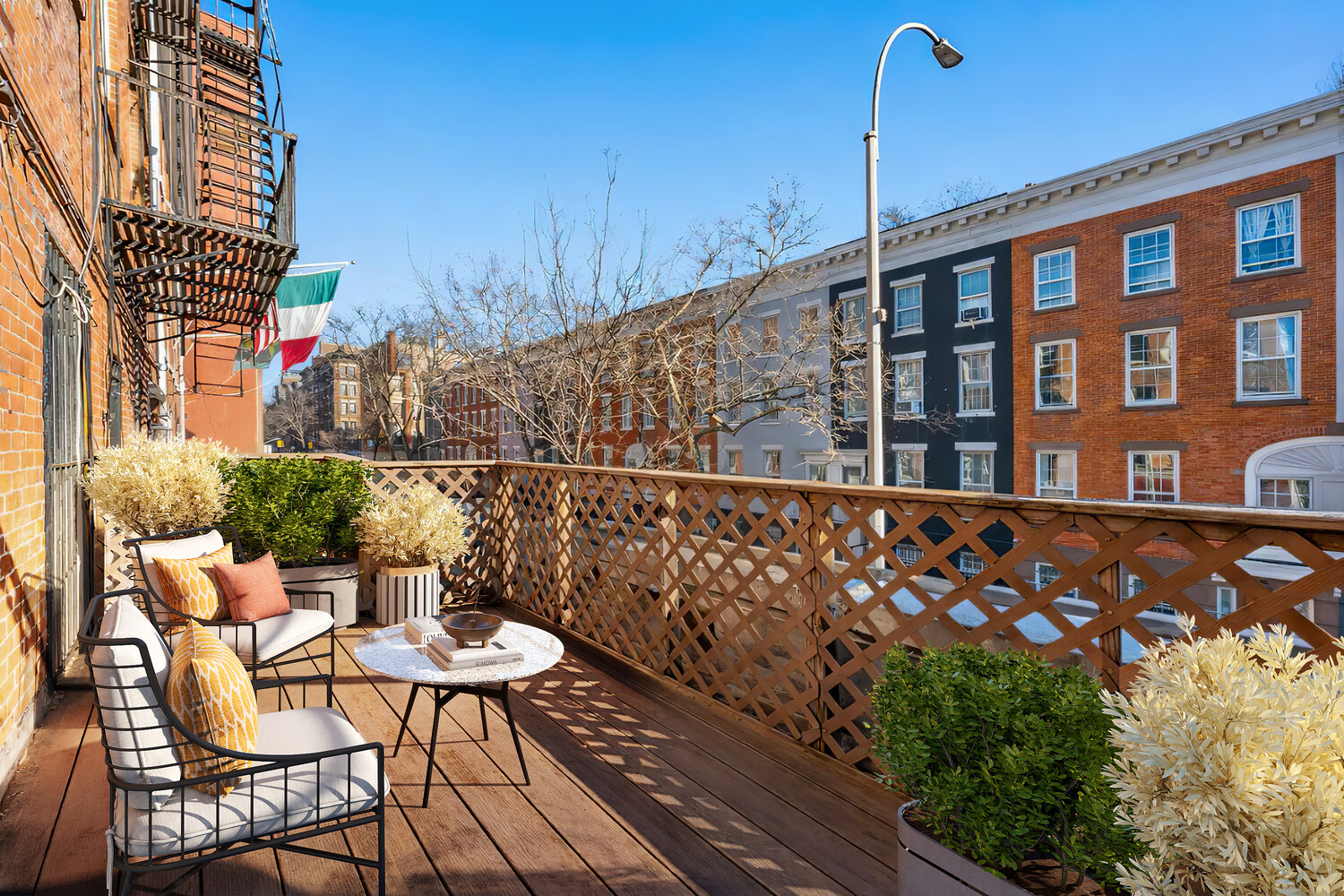 #1 photo, 69 MAC DOUGAL Street, मैनहटन Greenwich Village , NY 10012