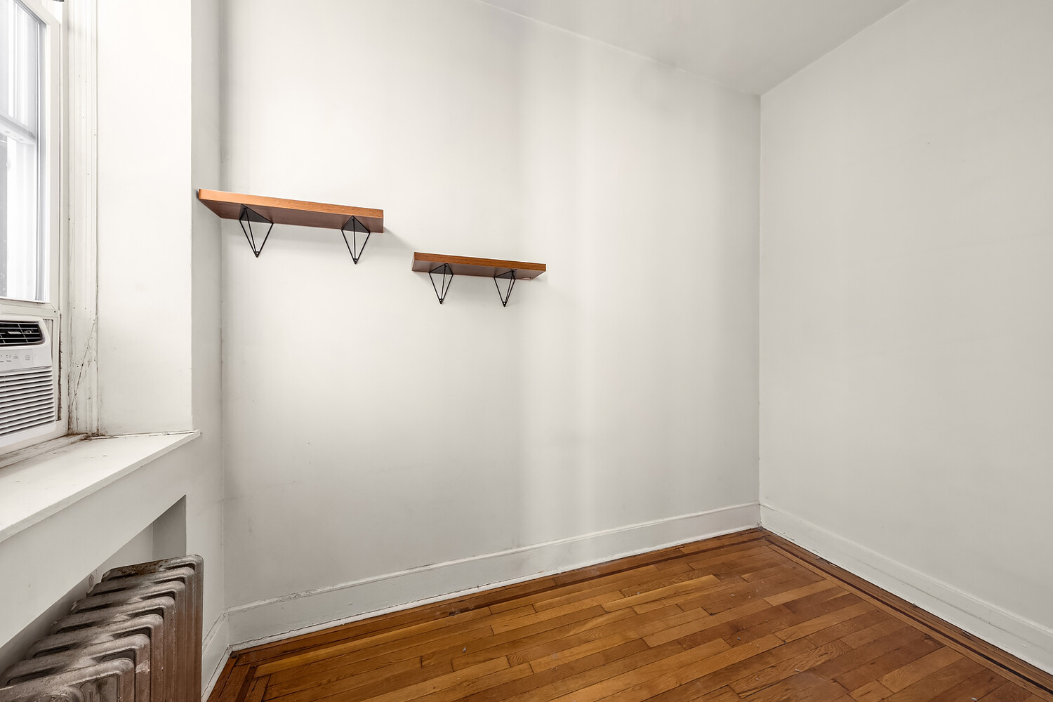 #7 photo, 69 MAC DOUGAL Street, मैनहटन Greenwich Village , NY 10012