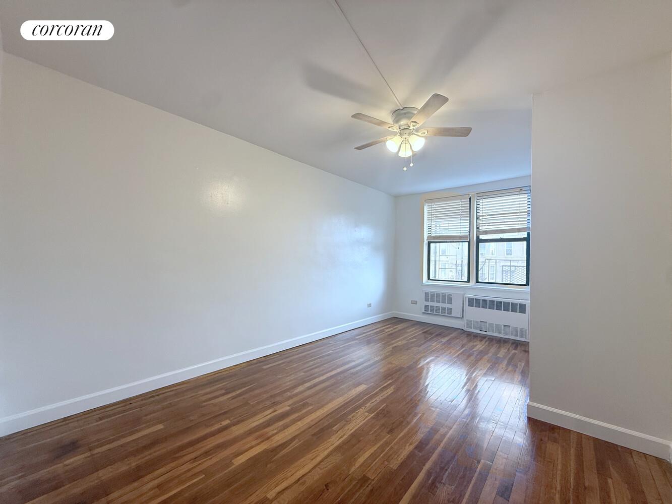 #4 photo, Brooklyn, ब्रुकलीन Fort Hamilton , NY 11209