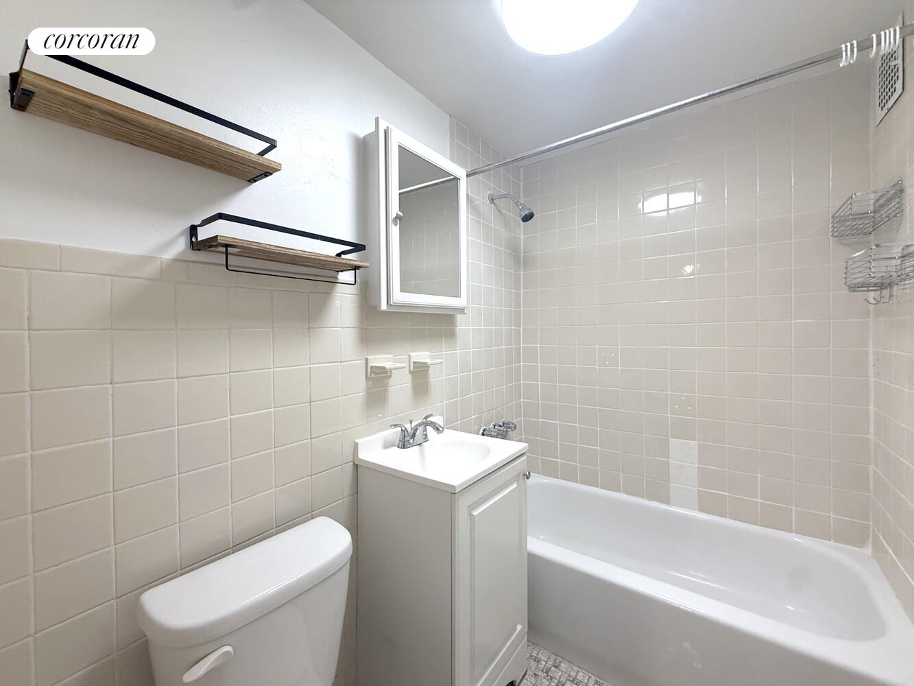 #5 photo, Brooklyn, ब्रुकलीन Fort Hamilton , NY 11209