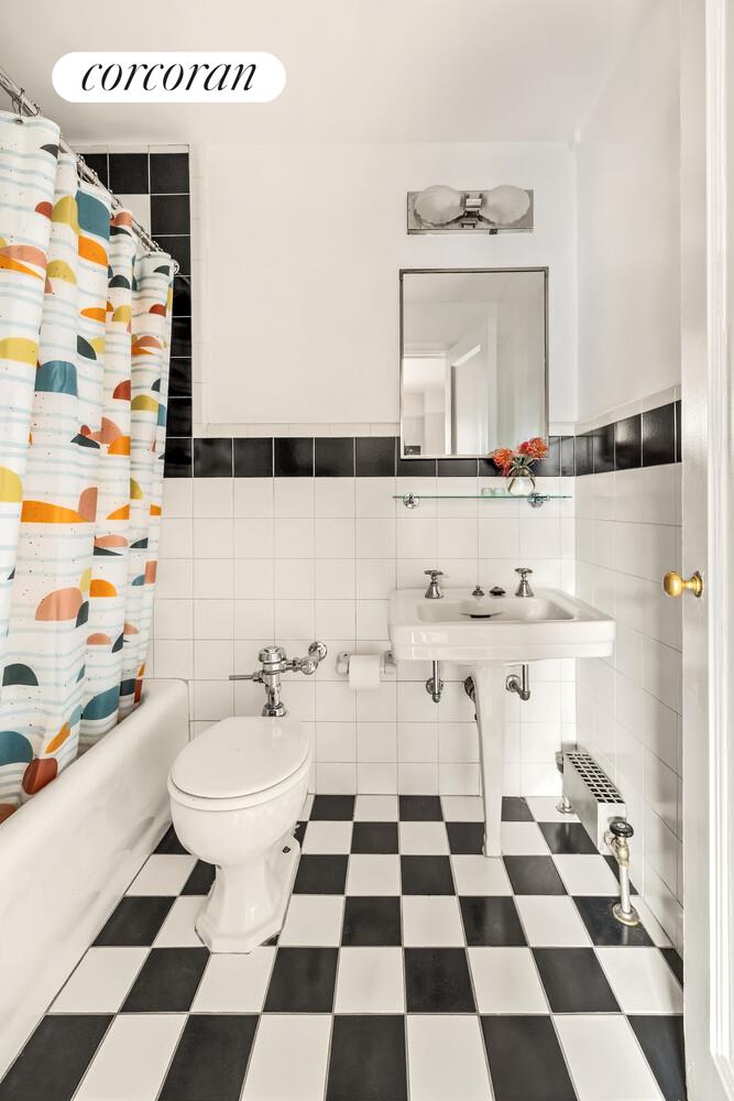 #8 photo, 45 CHRISTOPHER Street, מנהטן West Village , NY 10014