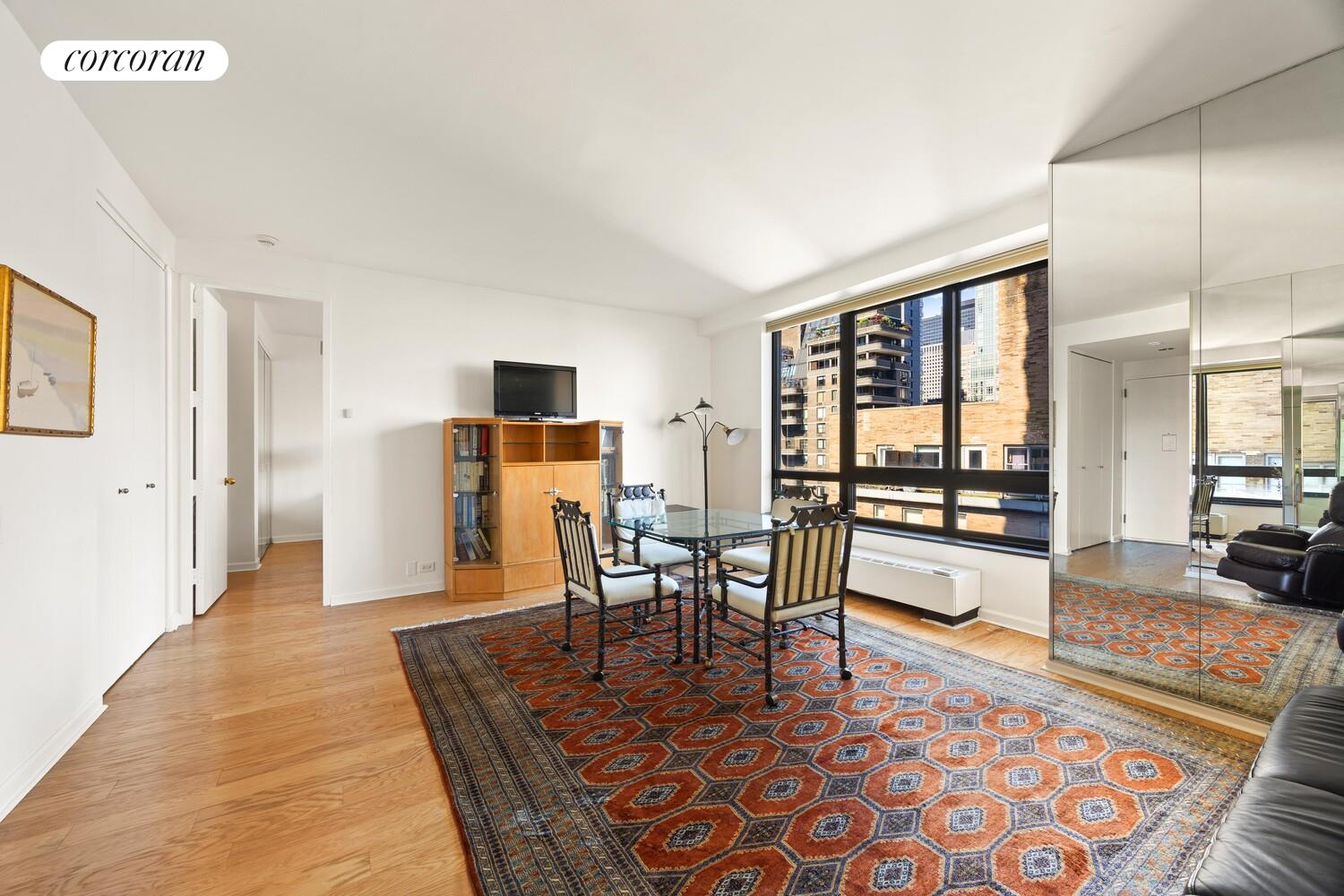 #4 photo, 100 UNITED NATIONS Plaza, מנהטן Turtle Bay , NY 10017