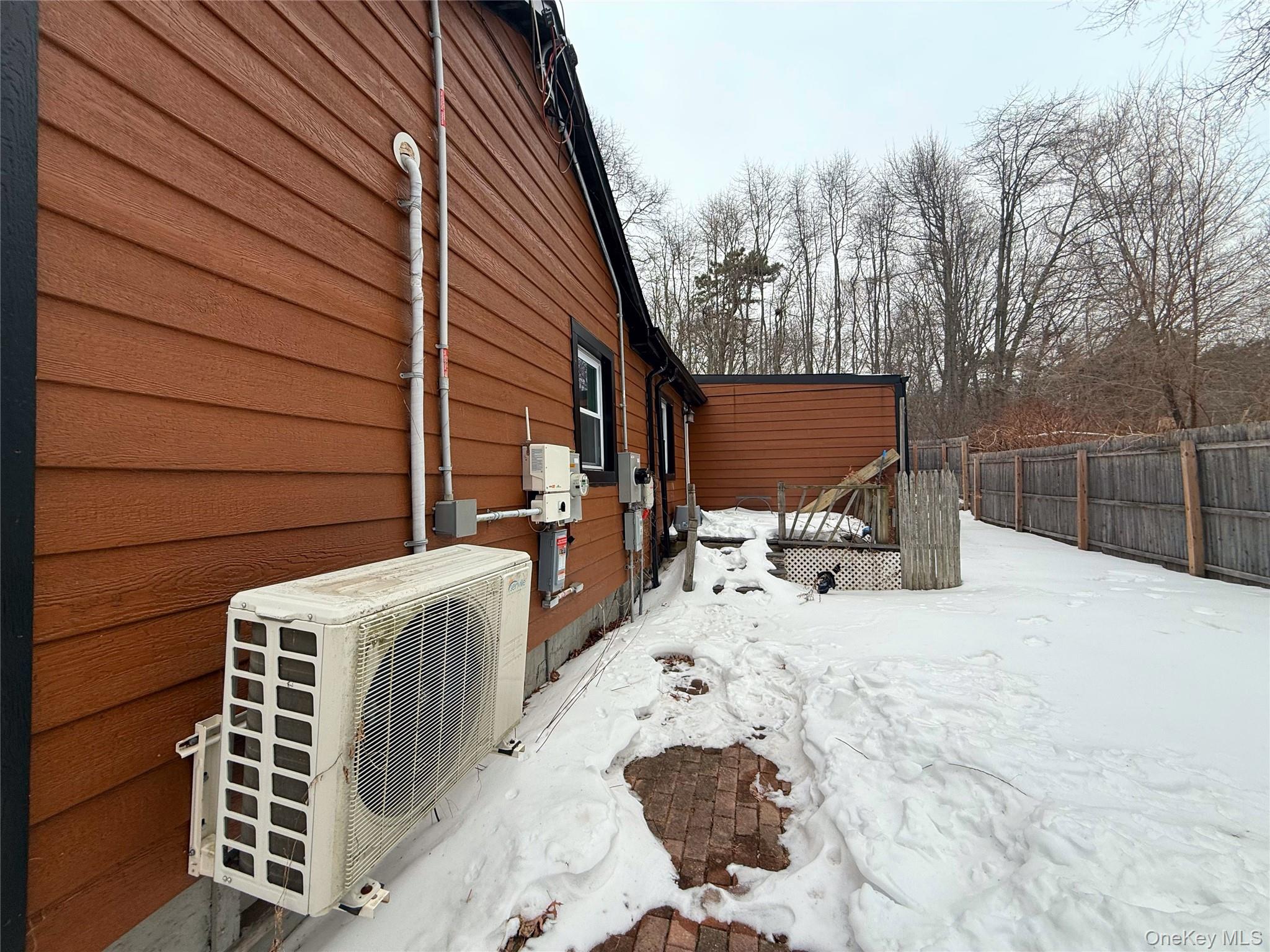 #3 photo, 351 State Avenue, सफ़ोक काउंटी Wyandanch , NY 11798