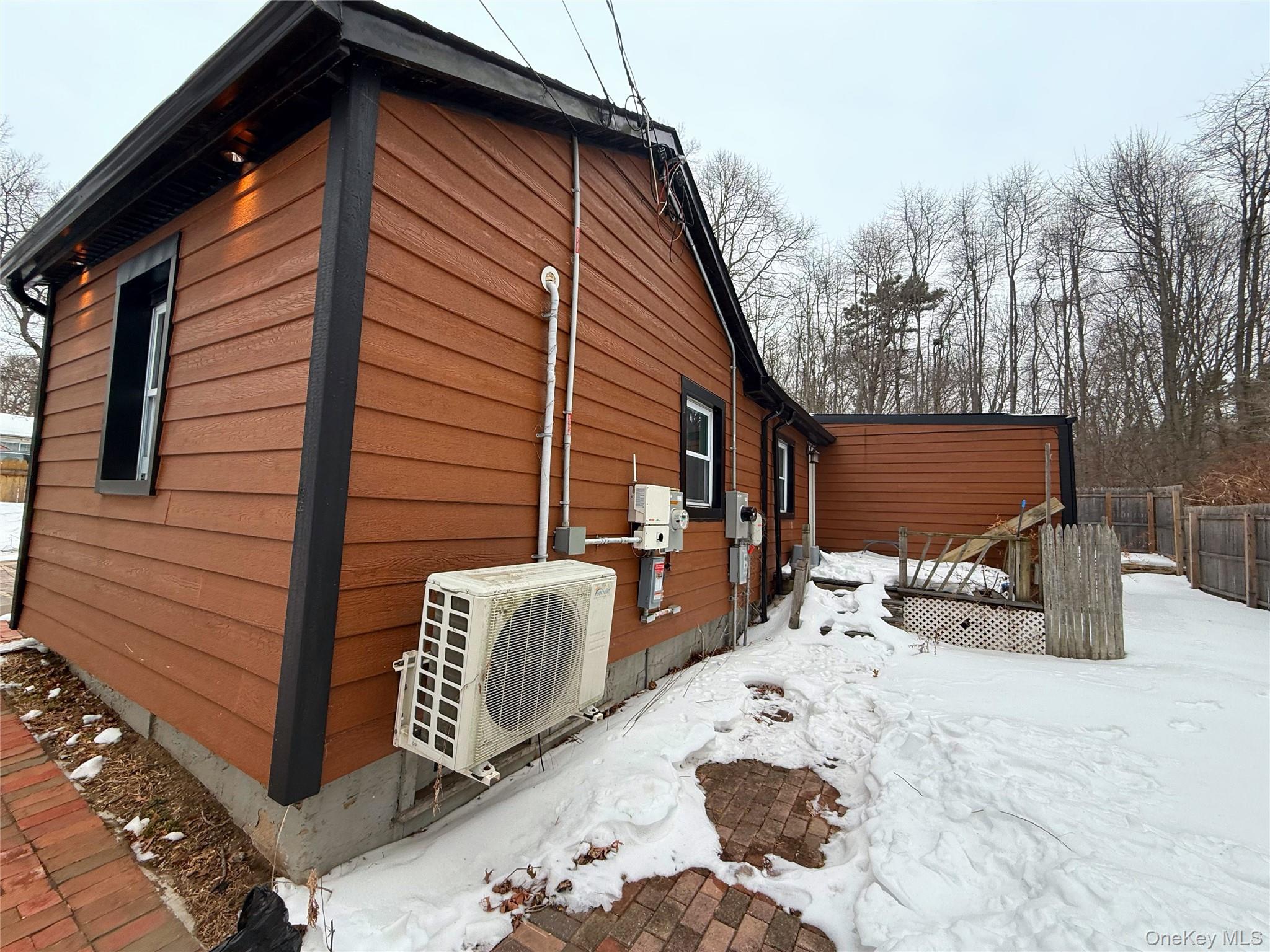 #4 photo, 351 State Avenue, सफ़ोक काउंटी Wyandanch , NY 11798