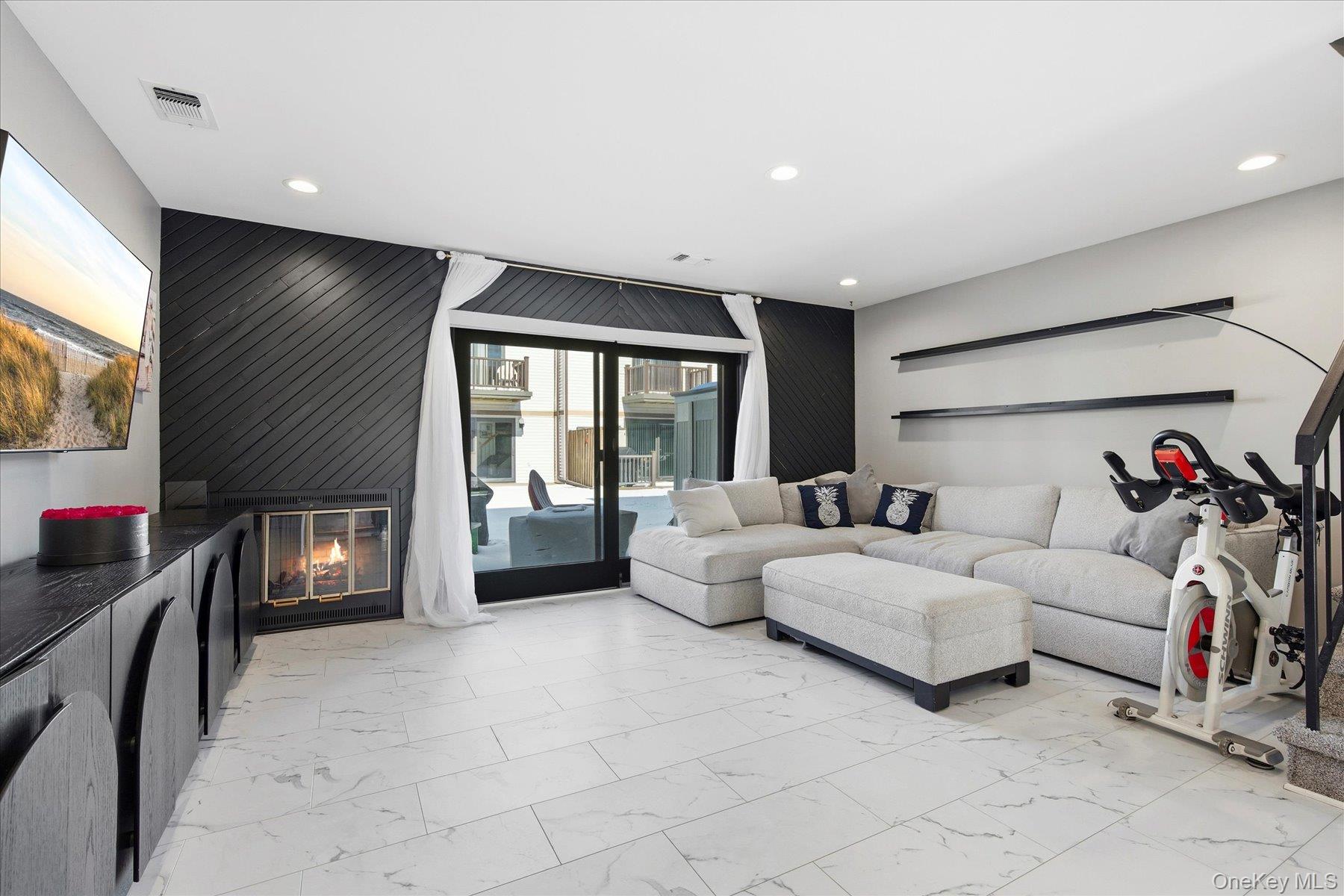 #10 photo, 201 Poplar Court, 롱 아일랜드 Wantagh , NY 11793