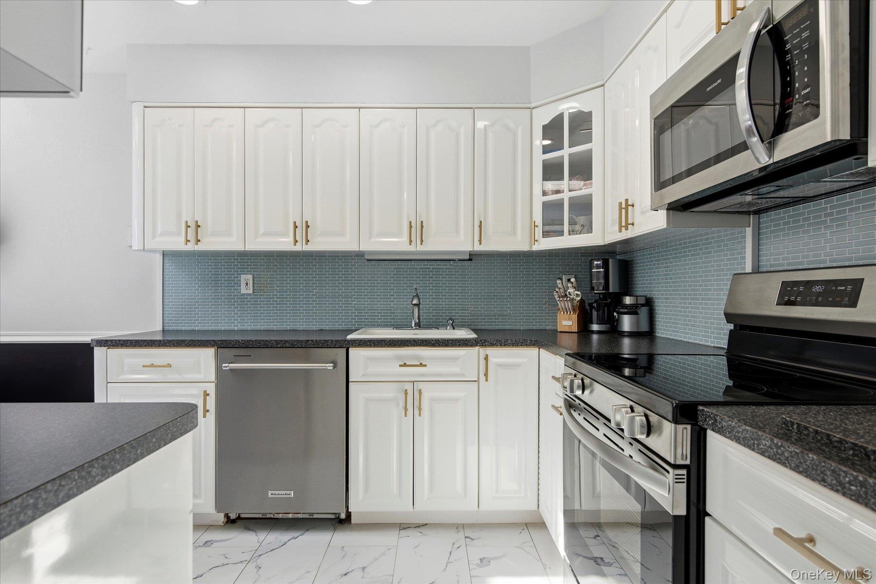 #7 photo, 201 Poplar Court, 롱 아일랜드 Wantagh , NY 11793