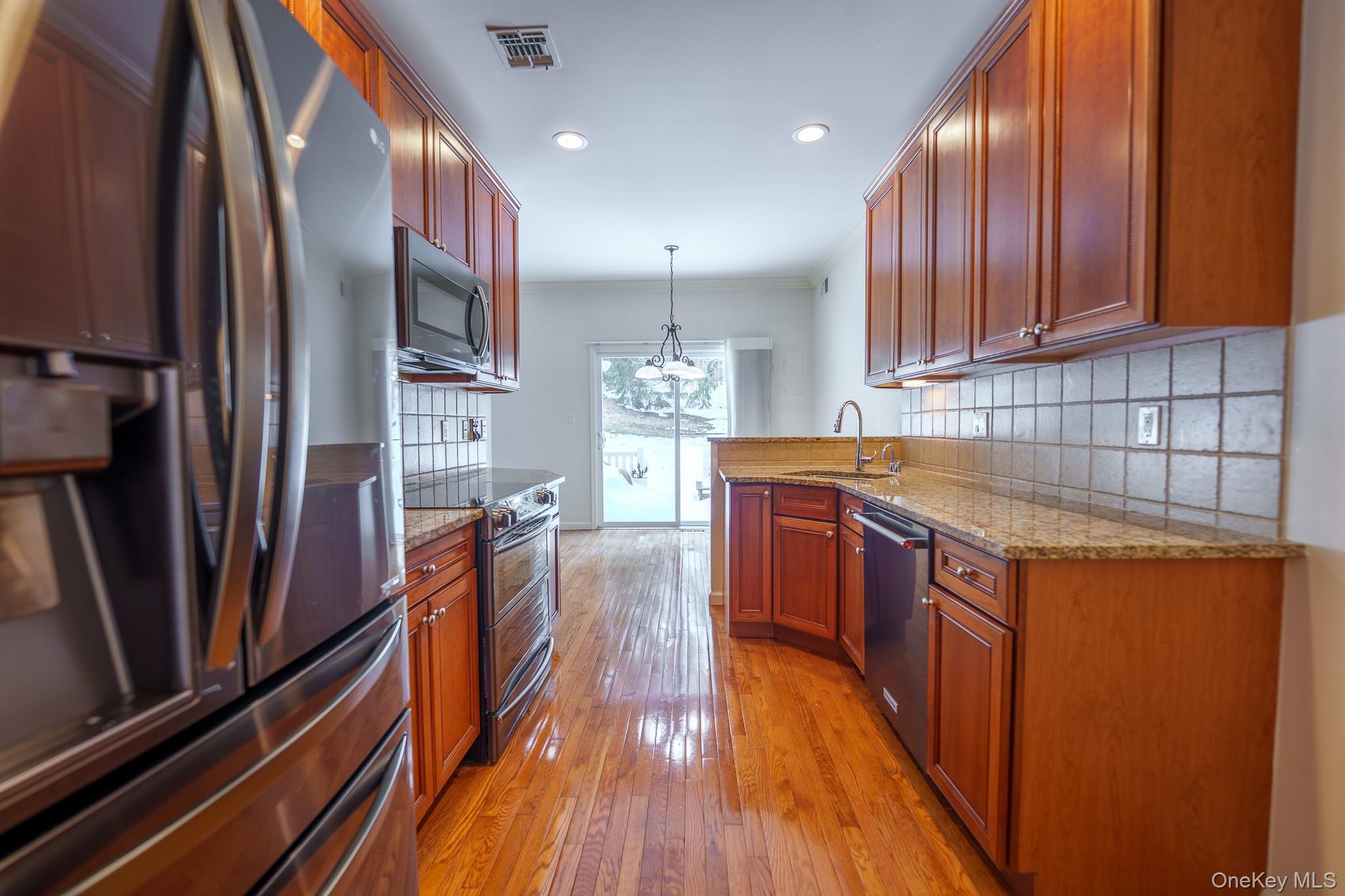 #6 photo, 9 Mohannis Way, Kings Park , NY 11754