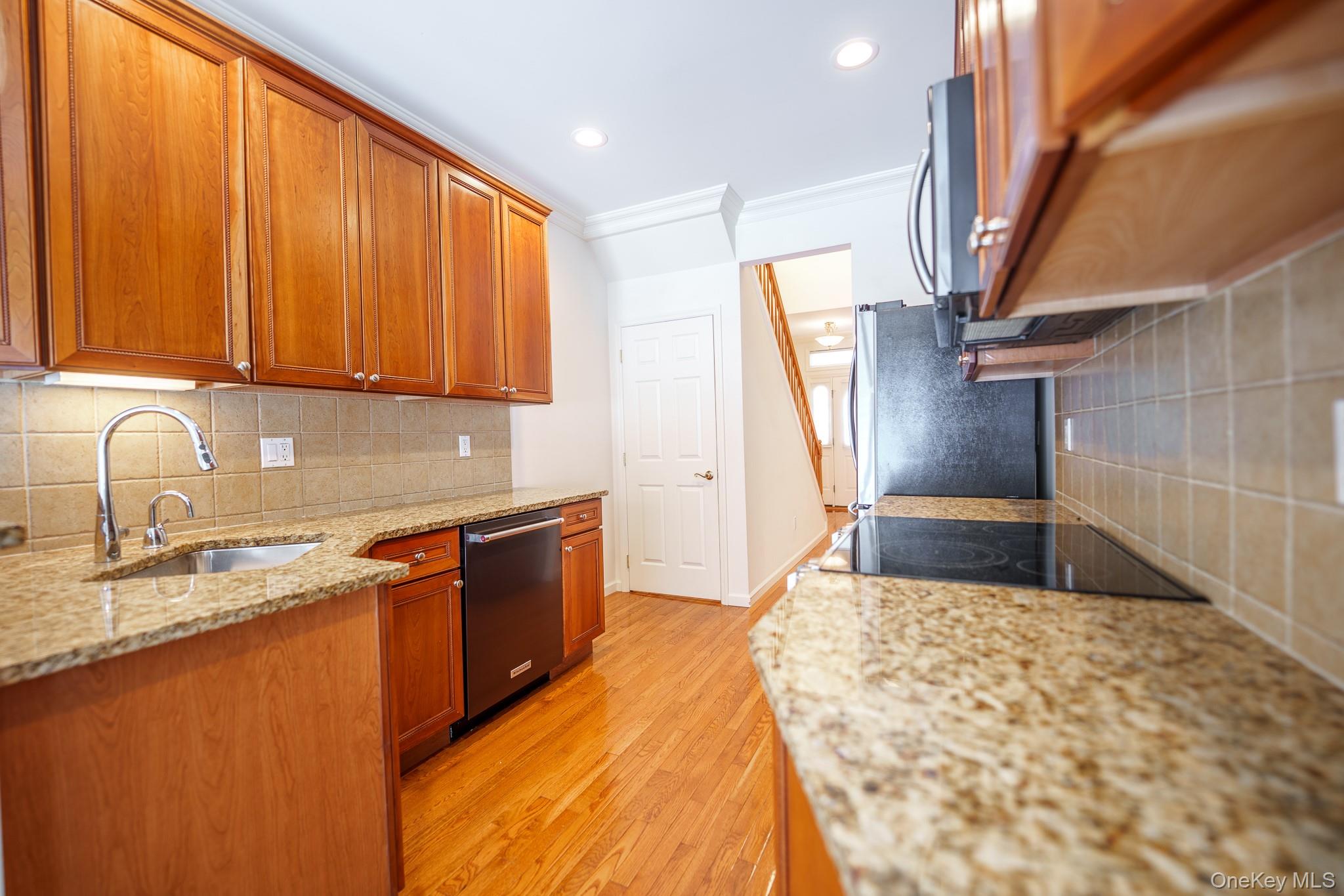 #8 photo, 9 Mohannis Way, Kings Park , NY 11754