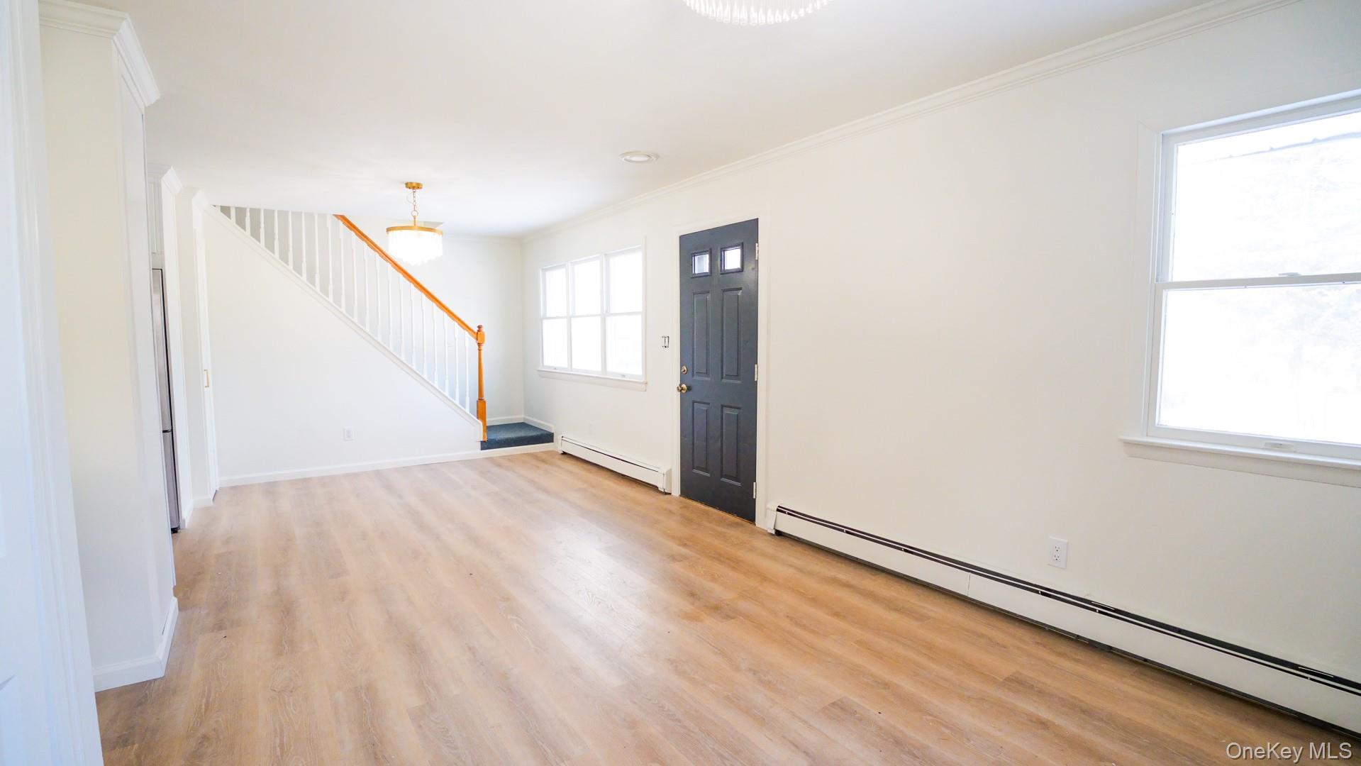 #3 photo, 5 Pearsall Place, Babylon , NY 11702