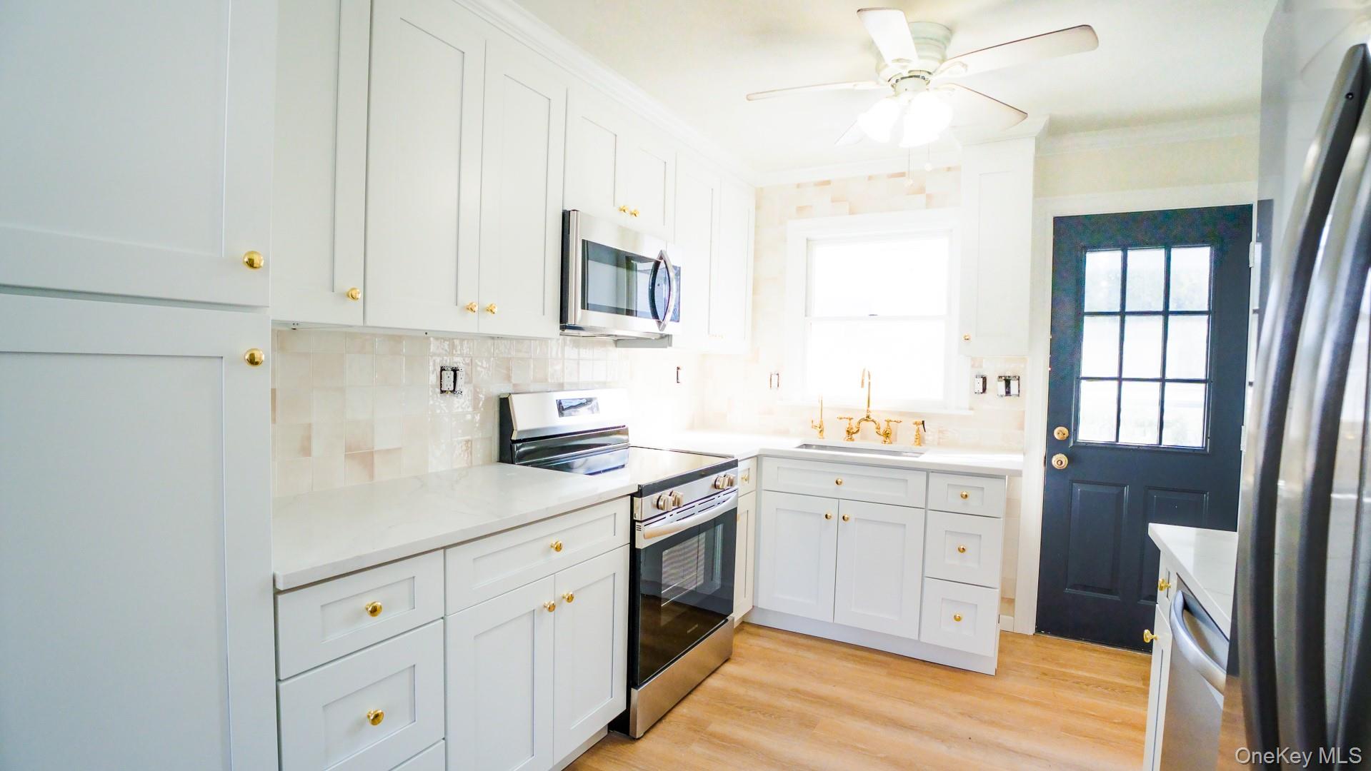 #4 photo, 5 Pearsall Place, Babylon , NY 11702