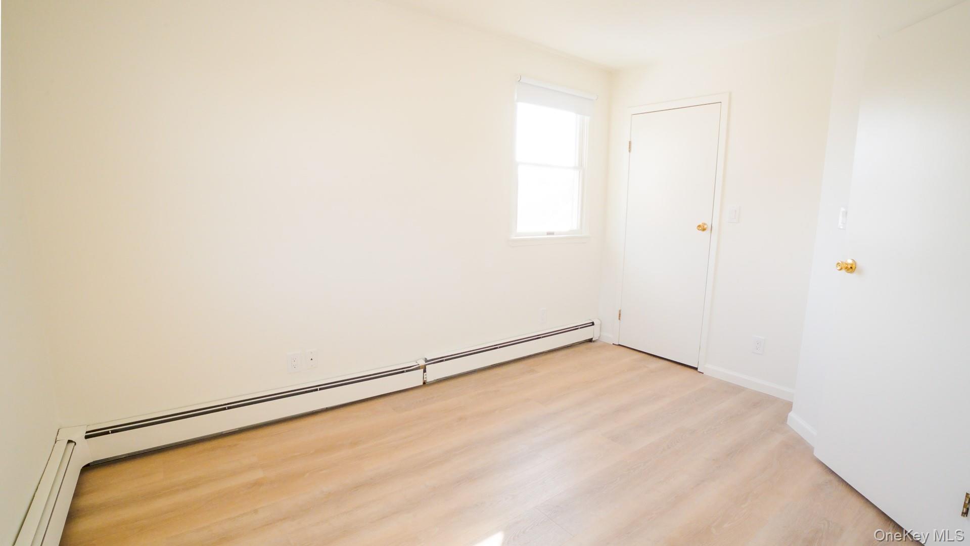 #6 photo, 5 Pearsall Place, Babylon , NY 11702