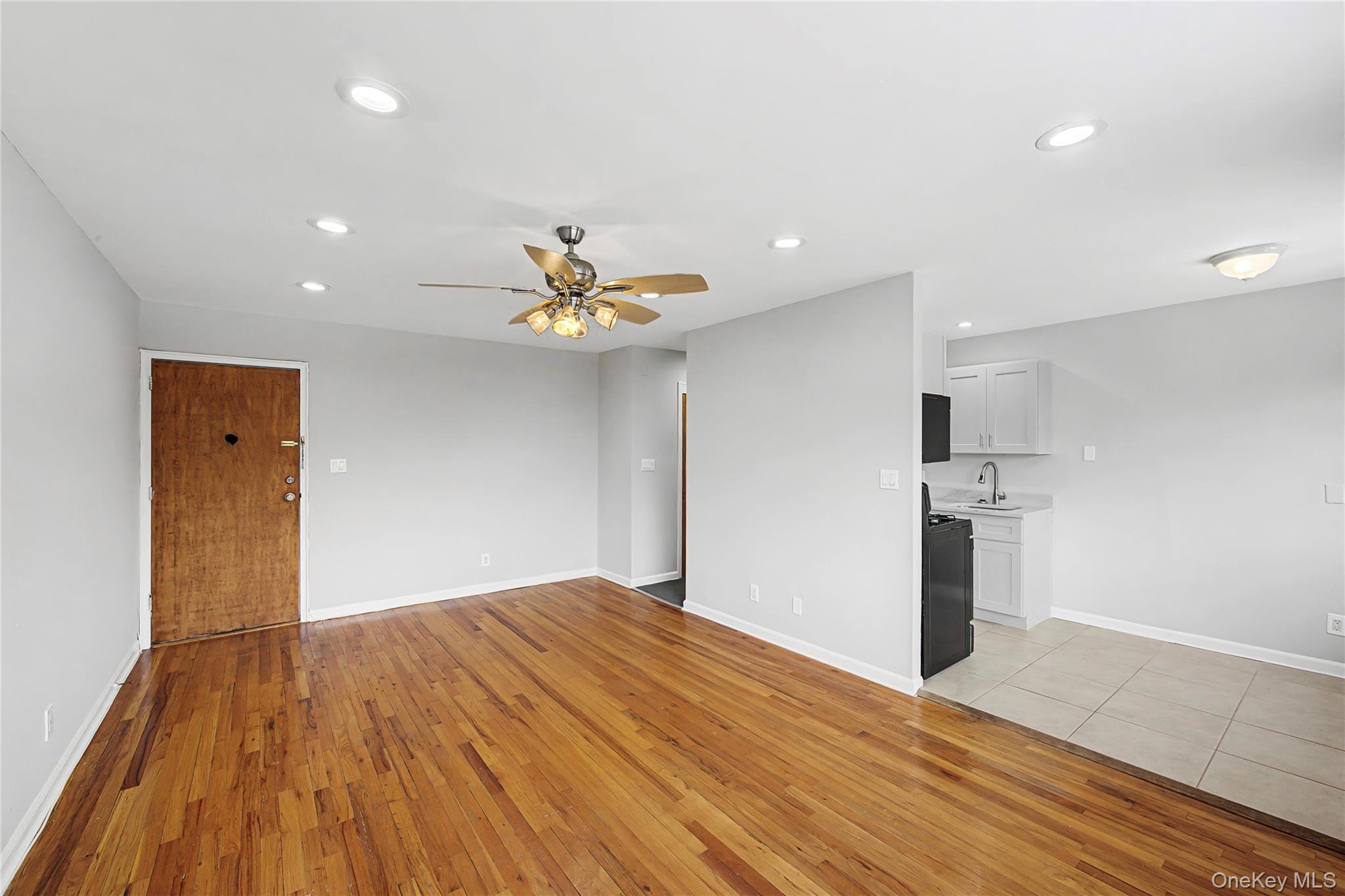 #12 photo, 355 Route 111, Smithtown , NY 11787