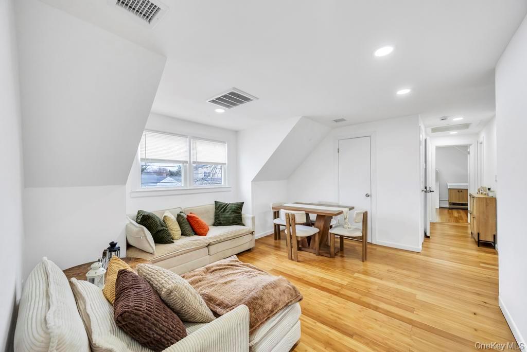 #20 photo, 361 S 16th Street, Lindenhurst , NY 11757