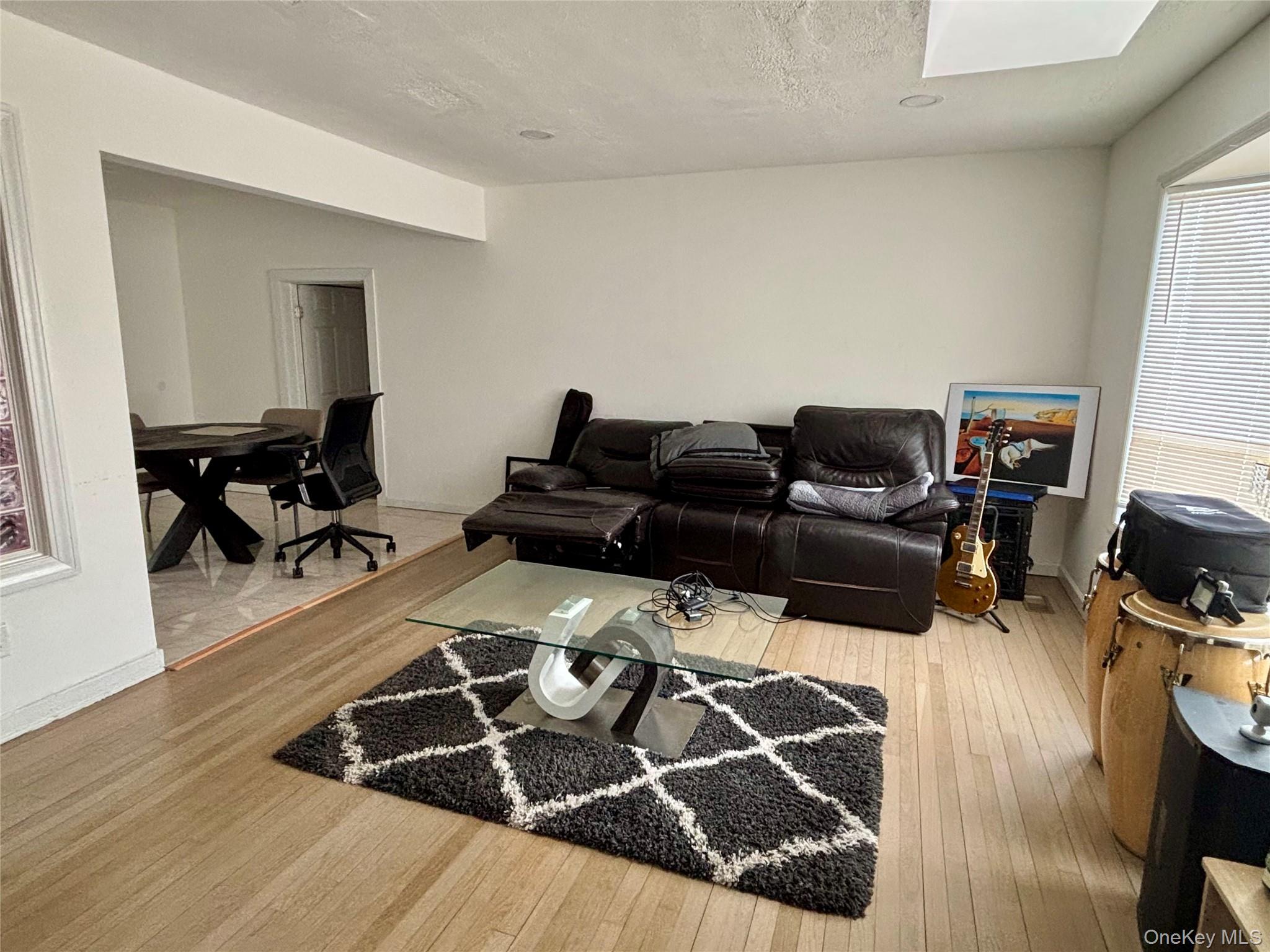 #3 photo, 361 S 16th Street, सफ़ोक काउंटी Lindenhurst , NY 11757