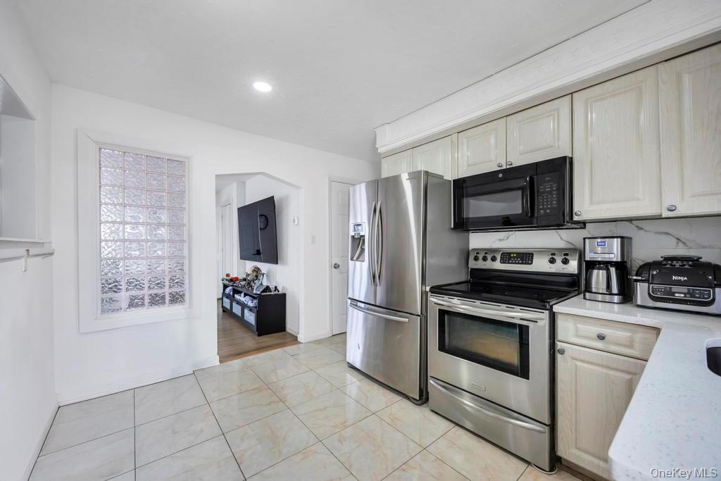 #9 photo, 361 S 16th Street, Lindenhurst , NY 11757