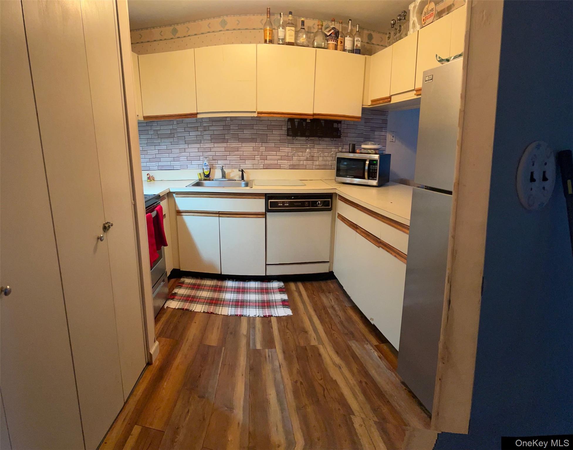 #2 photo, 590 Haig Street, Baldwin , NY 11510