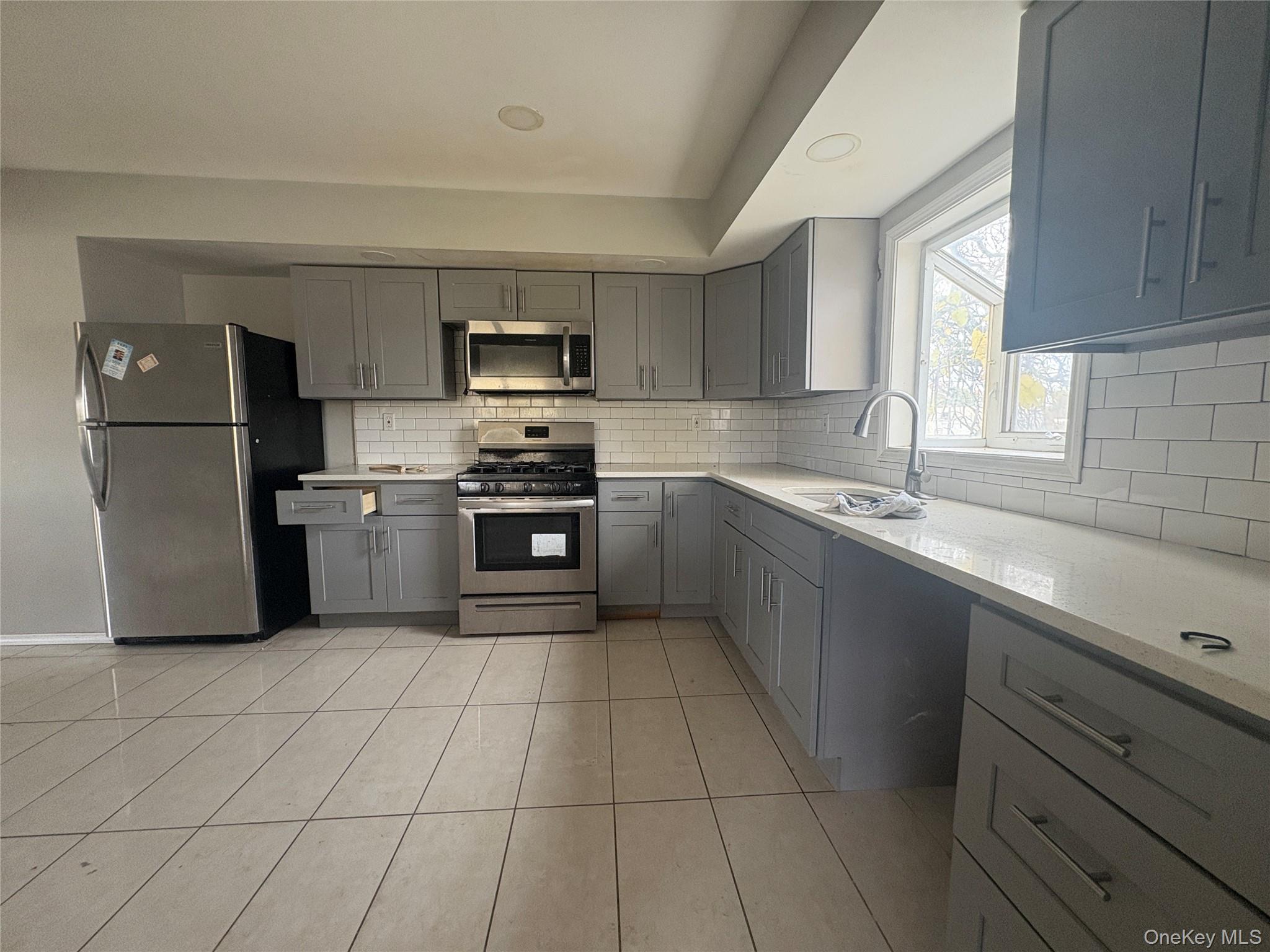 #4 photo, 2842 Dahlia Avenue, Baldwin , NY 11510