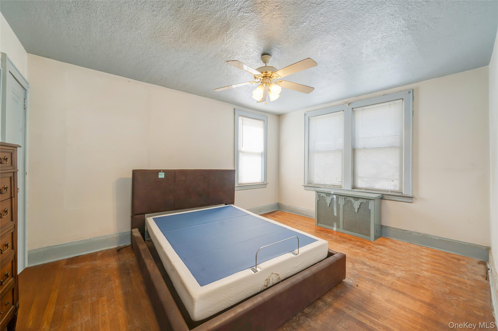 #13 photo, 21 Park Avenue, नासाउ काउंटी Malverne , NY 11565