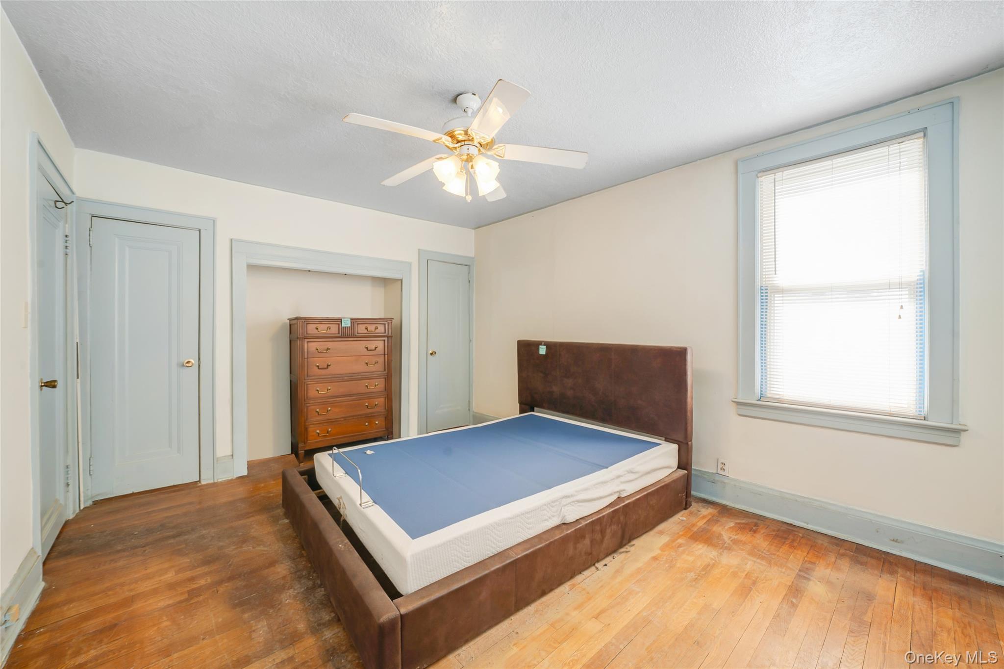 #14 photo, 21 Park Avenue, नासाउ काउंटी Malverne , NY 11565