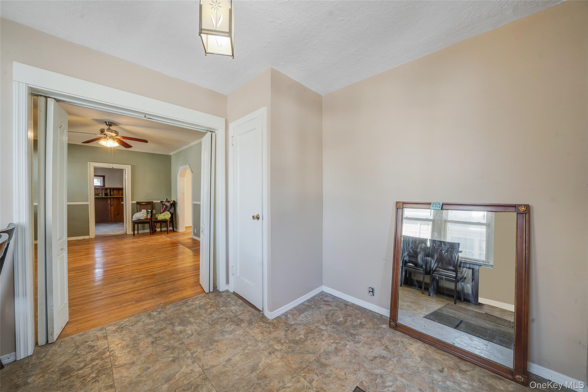 #4 photo, 21 Park Avenue, नासाउ काउंटी Malverne , NY 11565