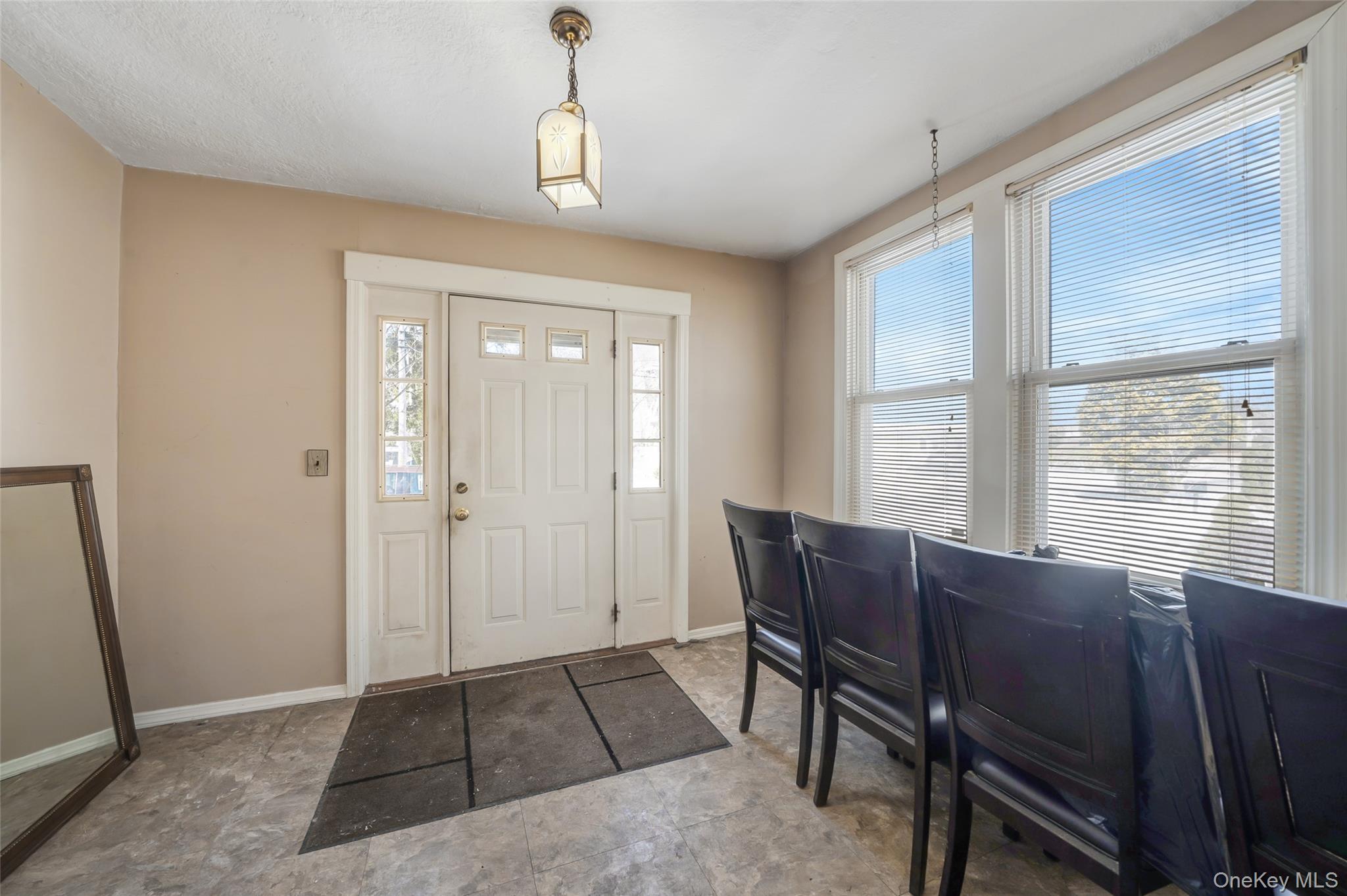 #6 photo, 21 Park Avenue, नासाउ काउंटी Malverne , NY 11565