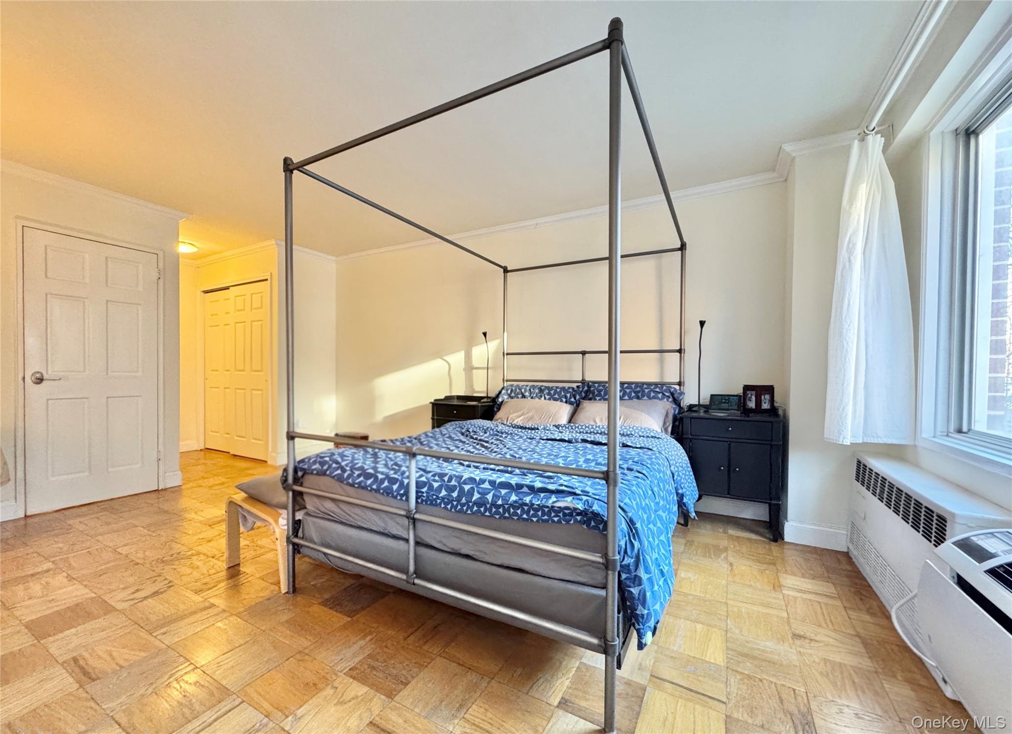 #4 photo, 86-15 Broadway, Куинс ‖ Elmhurst , NY 11373