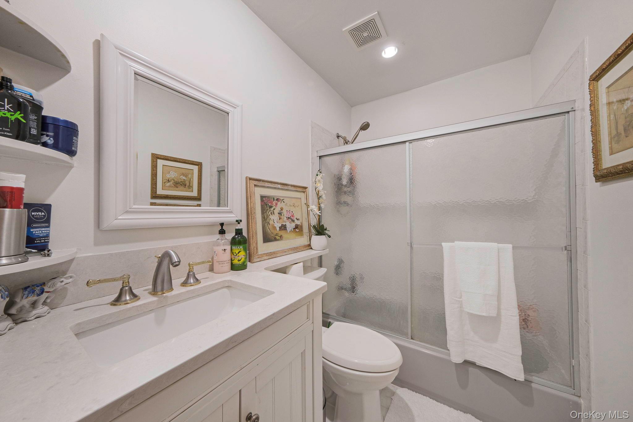 #15 photo, 4 W Prospect Street, Selden , NY 11784