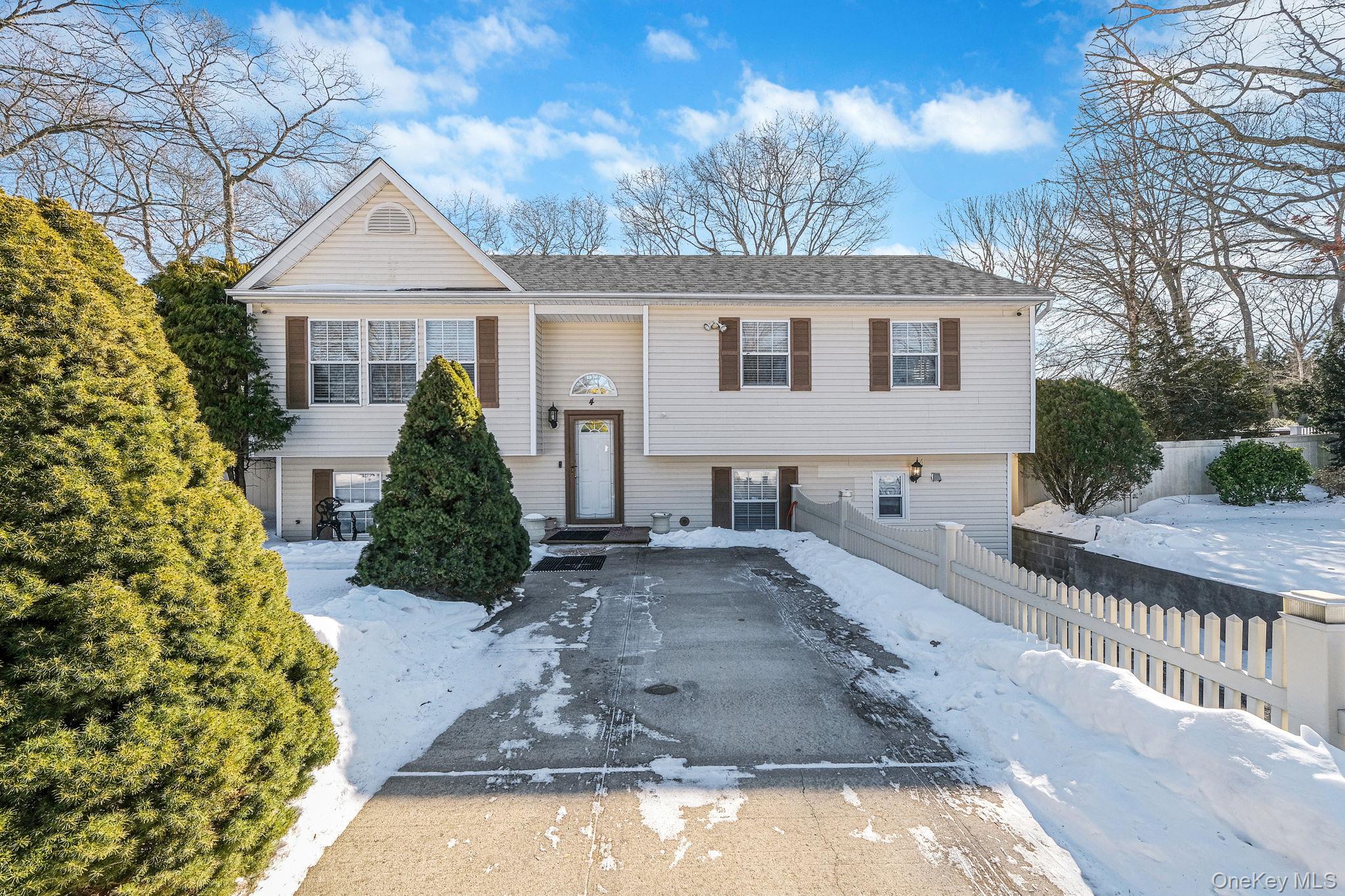 #3 photo, 4 W Prospect Street, Selden , NY 11784