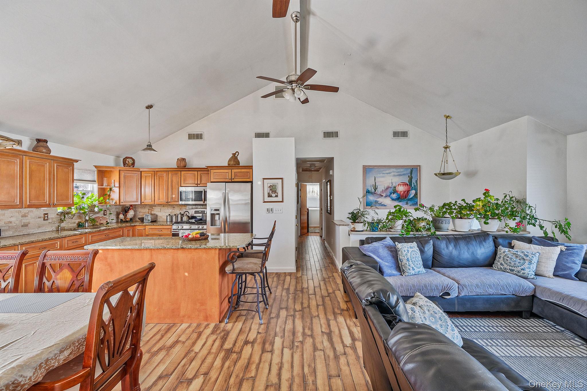 #6 photo, 4 W Prospect Street, Selden , NY 11784