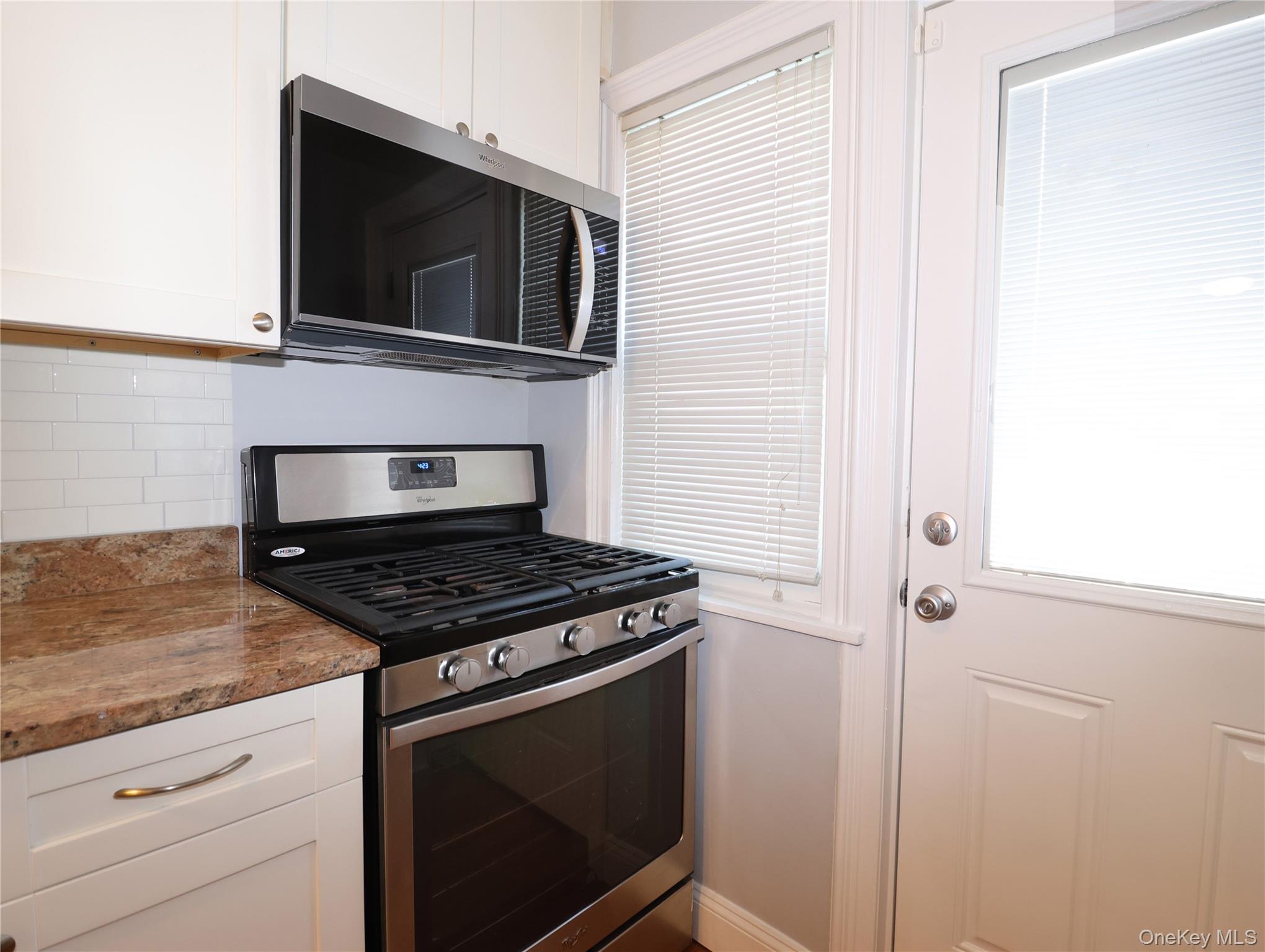 #10 photo, 30-17 36th Street, 뉴욕퀸즈 Astoria , NY 11103