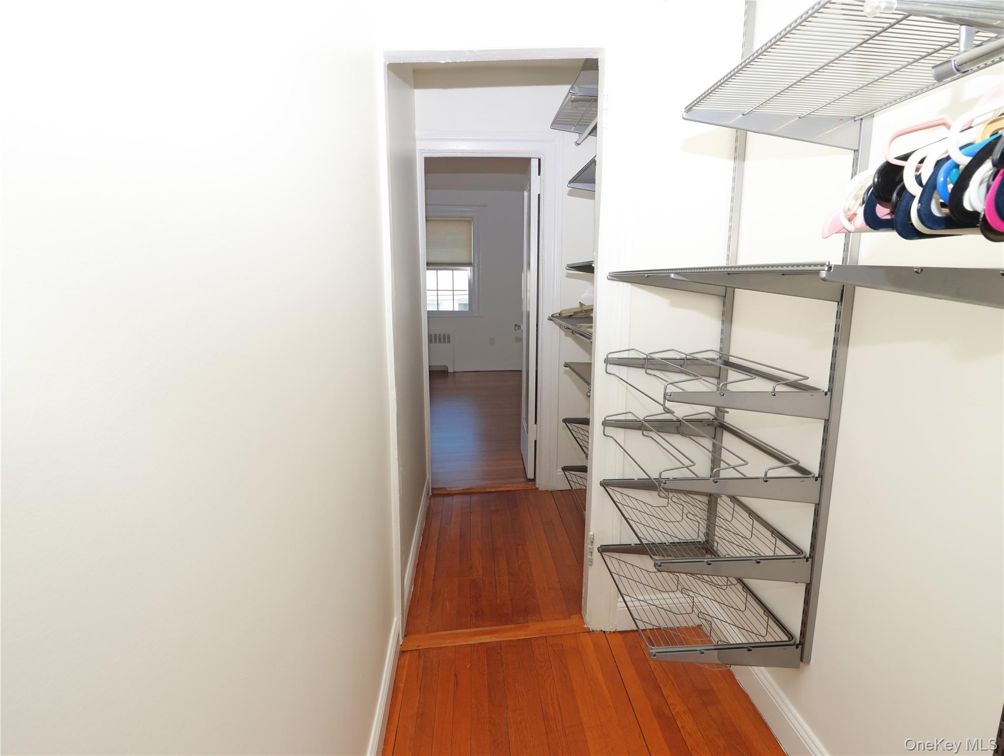 #18 photo, 30-17 36th Street, 뉴욕퀸즈 Astoria , NY 11103