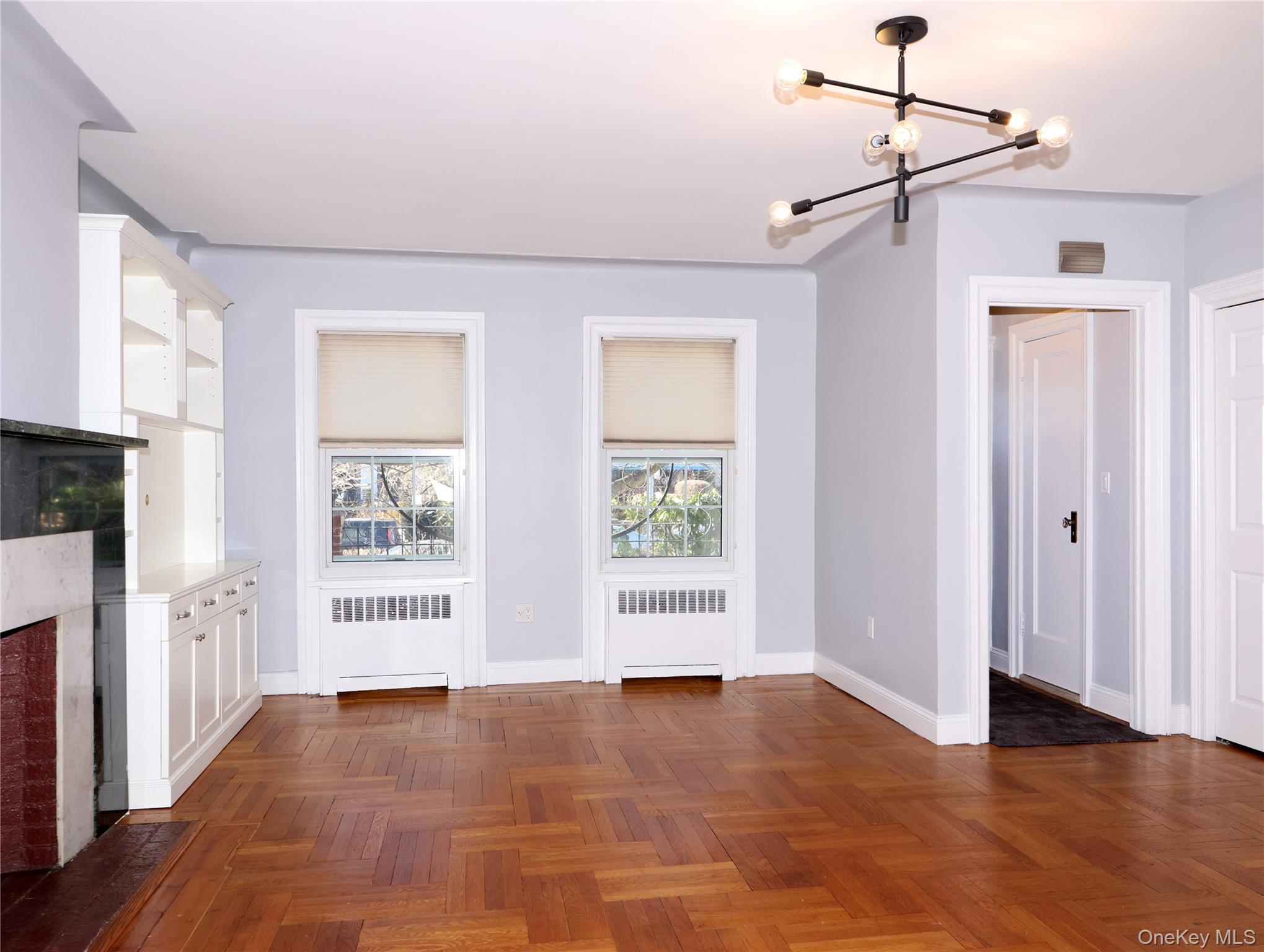 #4 photo, 30-17 36th Street, 뉴욕퀸즈 Astoria , NY 11103