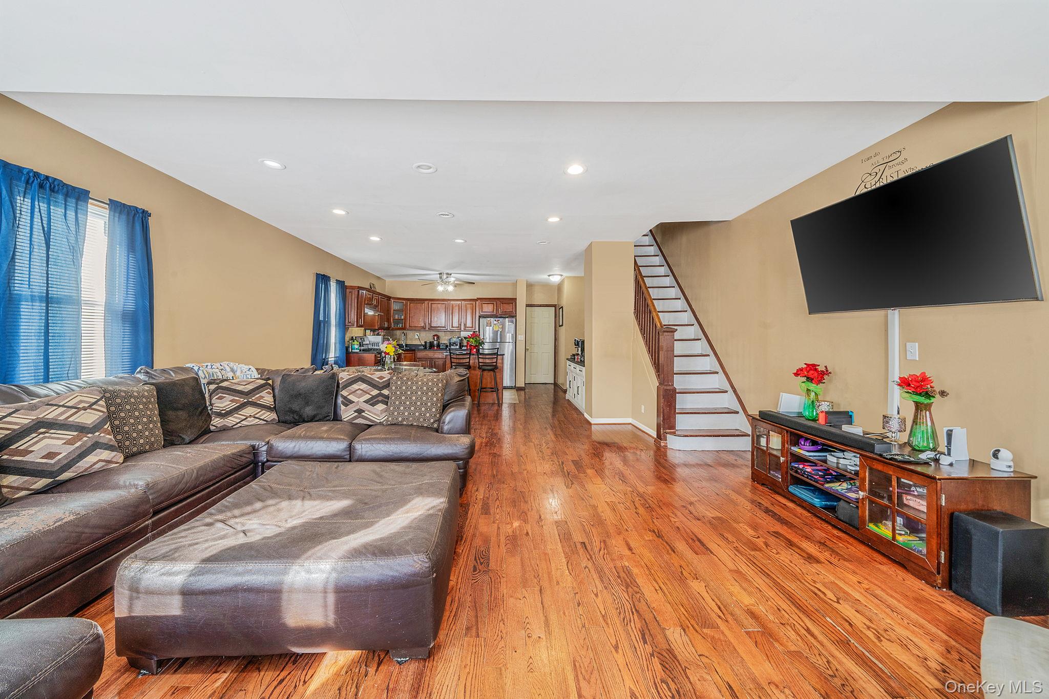 #4 photo, 188-25 Mangin Avenue, Saint Albans , NY 11412