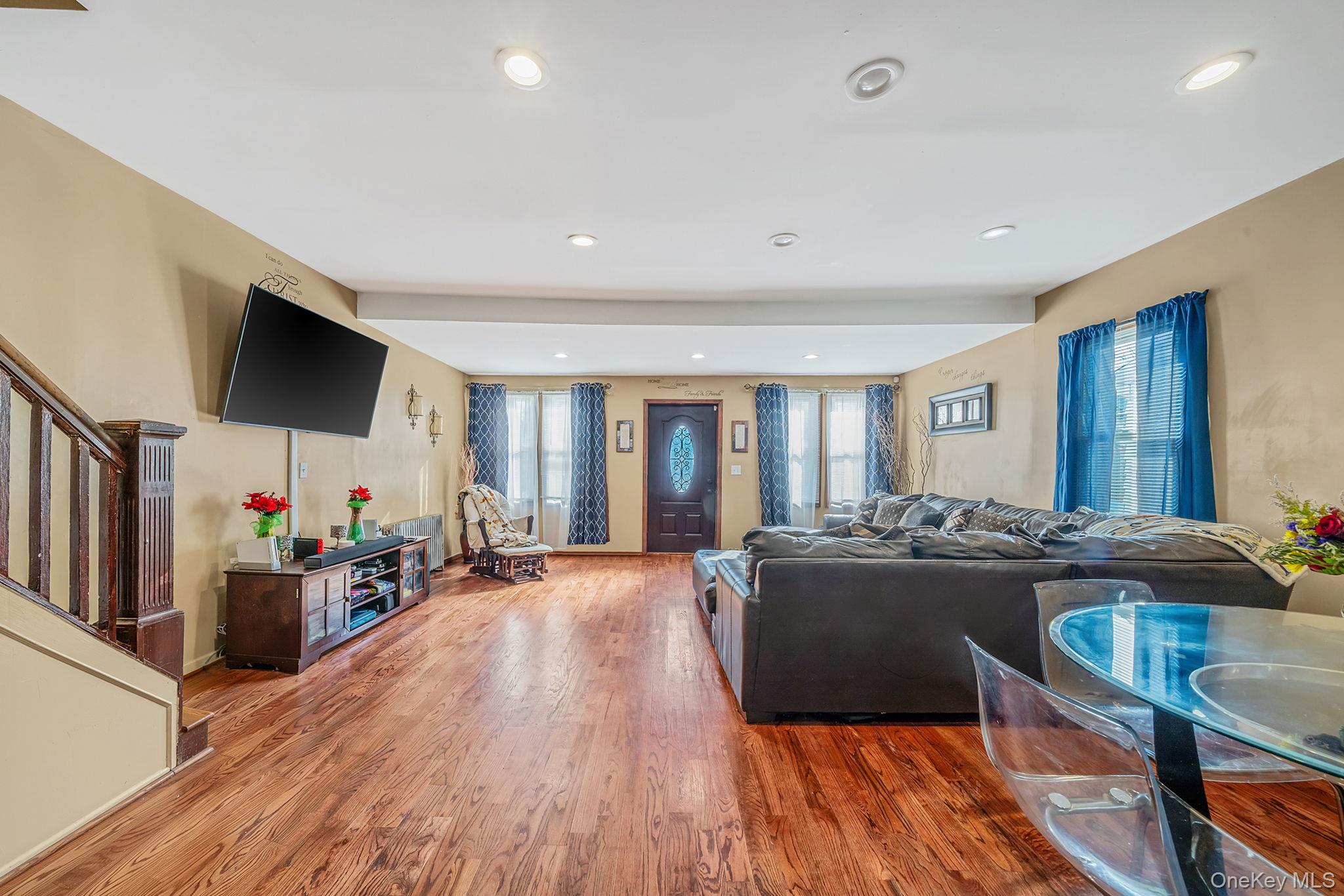 #8 photo, 188-25 Mangin Avenue, Saint Albans , NY 11412