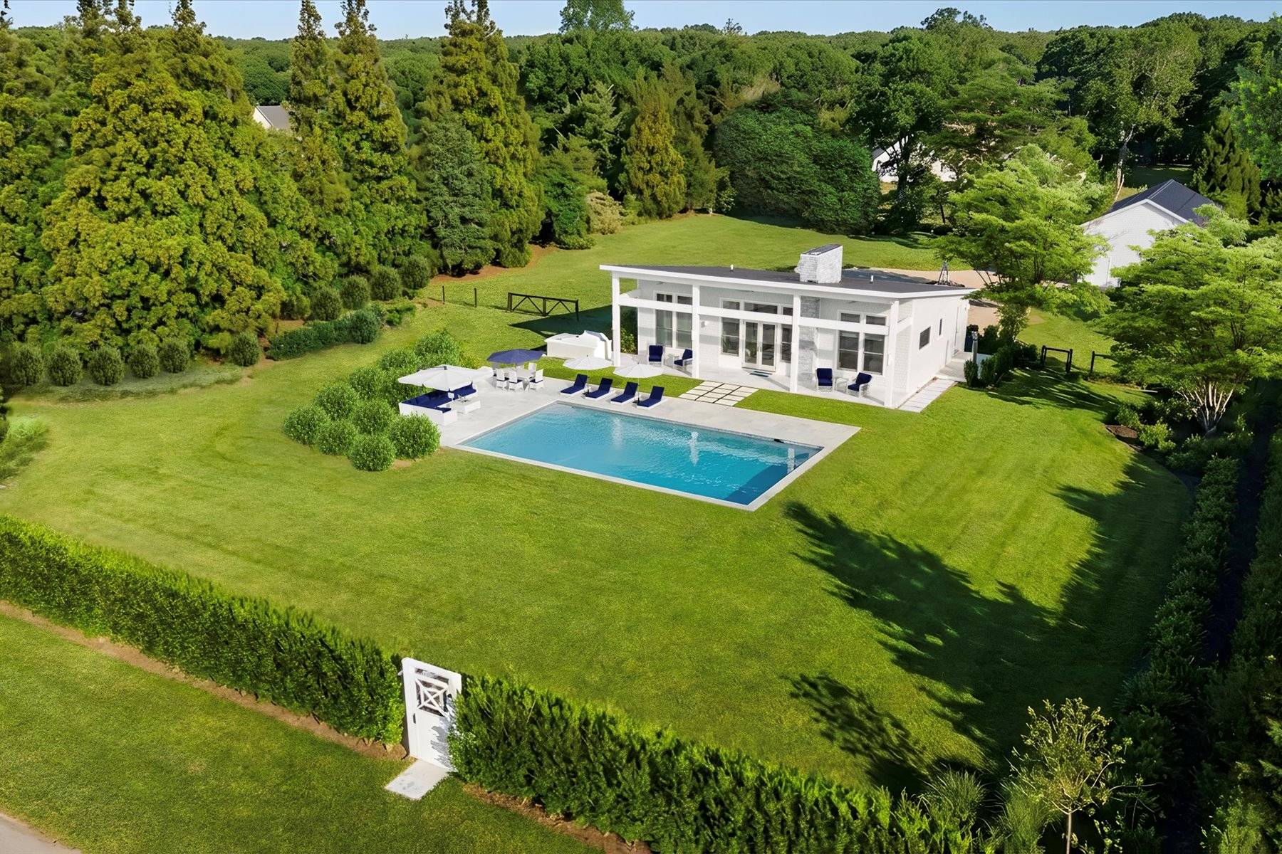 #1 photo, 55 Peconic Ave, Shelter Island , NY 11964