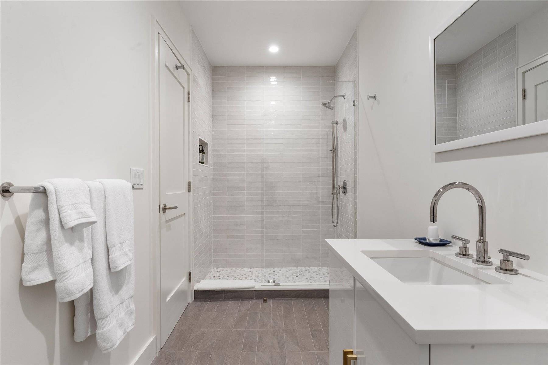 #14 photo, 55 Peconic Ave, Shelter Island , NY 11964