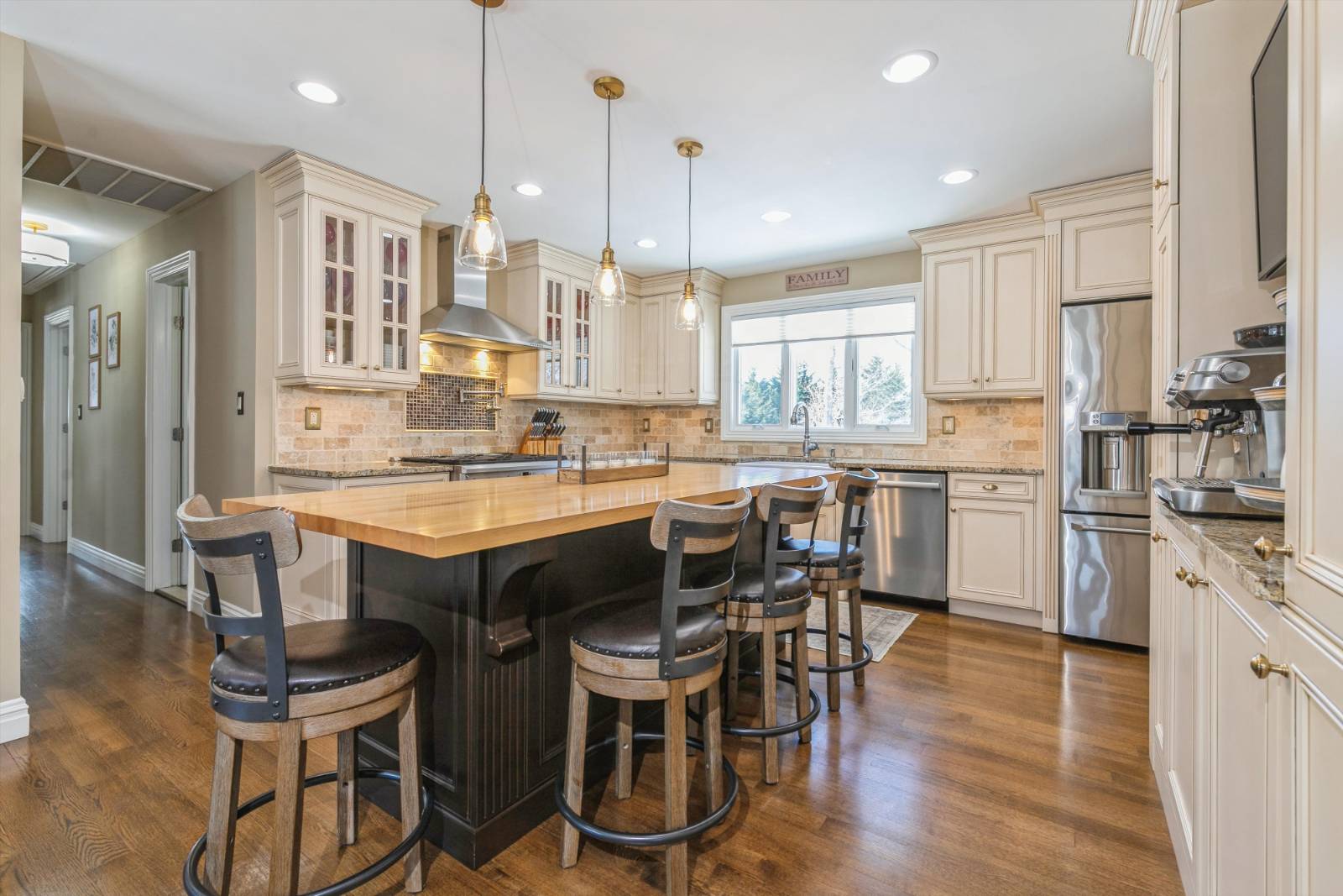 #12 photo, 86 Lolly Lane E, Саффолк ‖ Centereach , NY 11720